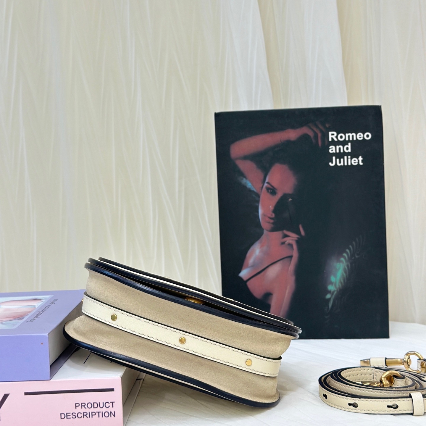 【預訂貨品】Chloe奶油白圓環包 