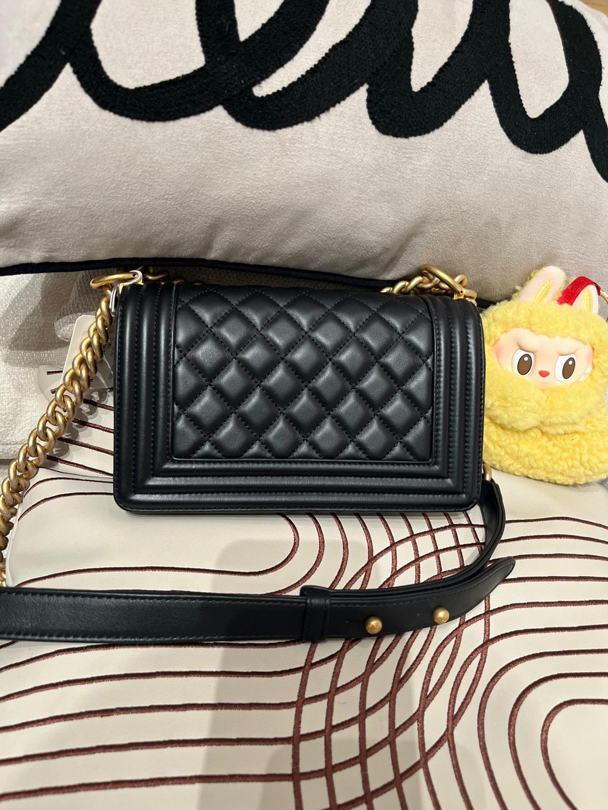 Chanel boy 20cm A67085 黑色牛皮金扣,100%Authentic ,98%new ✅晶片✅dust bag ✅盒