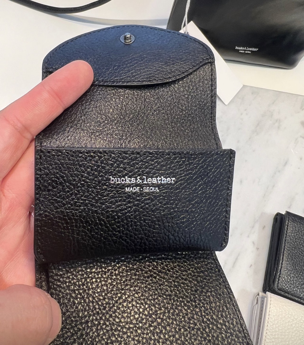 💟現貨💟🇰🇷韓國bucks & leather 牛皮三摺迷你卡片銀包-黑色