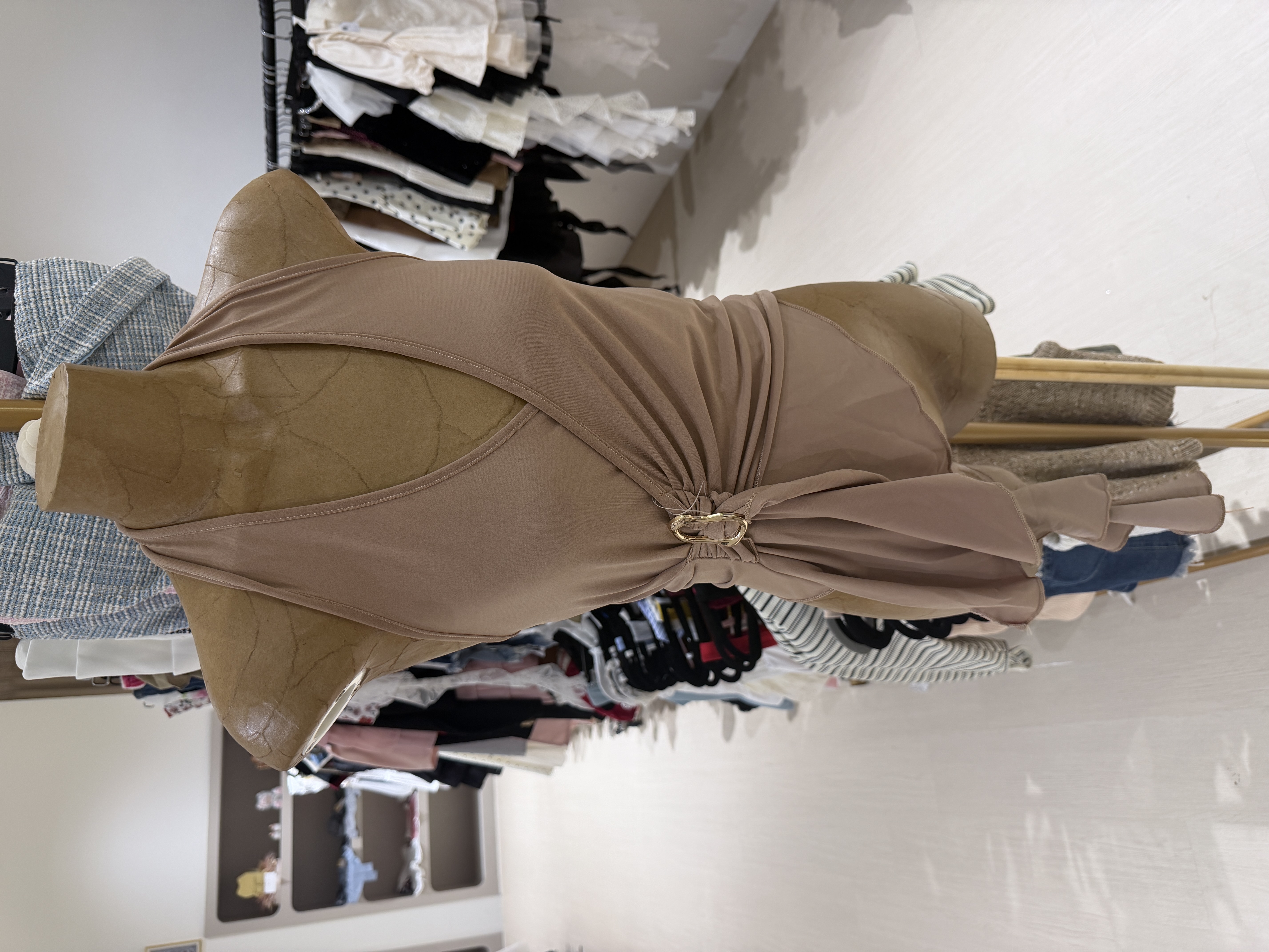 性感挂薄V领小背心