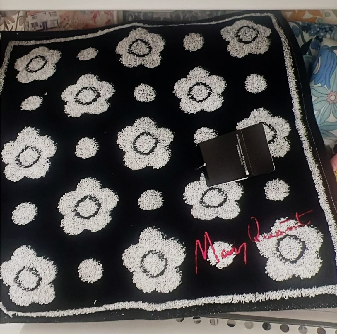 MARY QUANT 雛菊圖案毛巾手帕