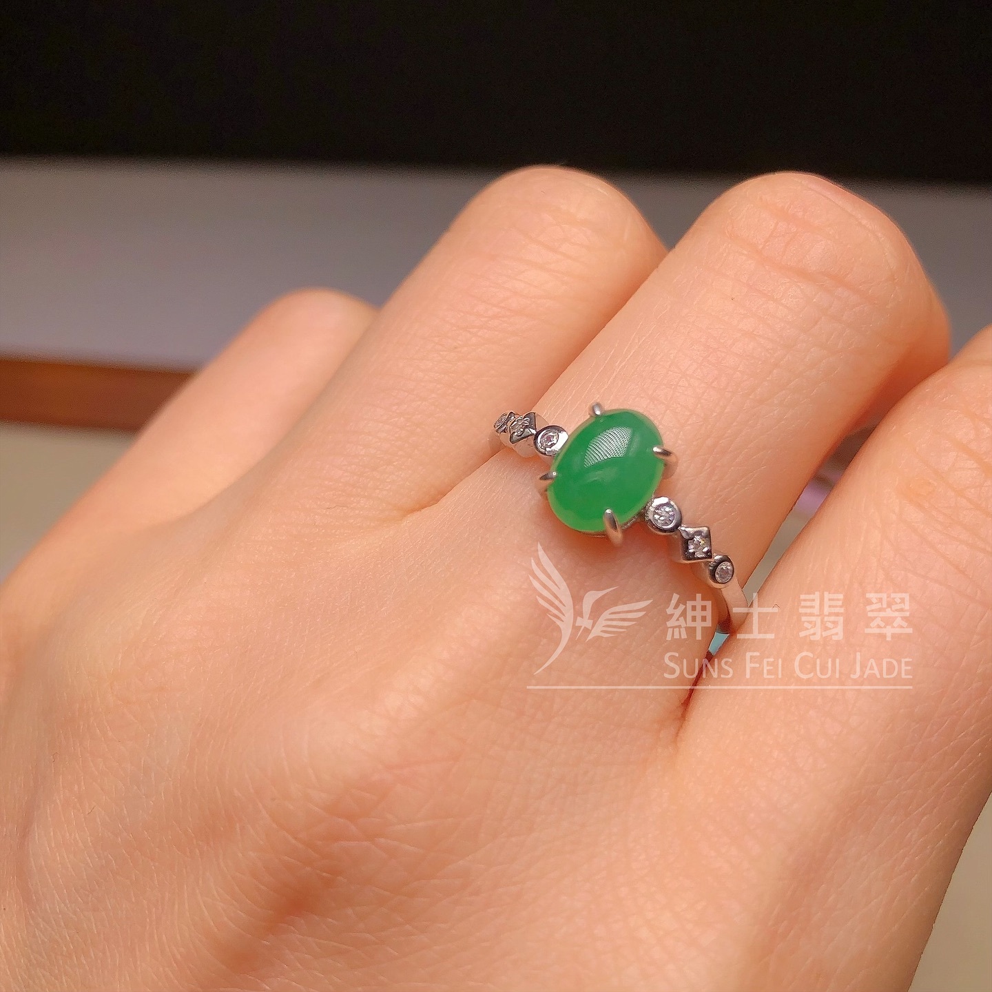 滿綠蛋面銀鑲開口戒 (鋯石)