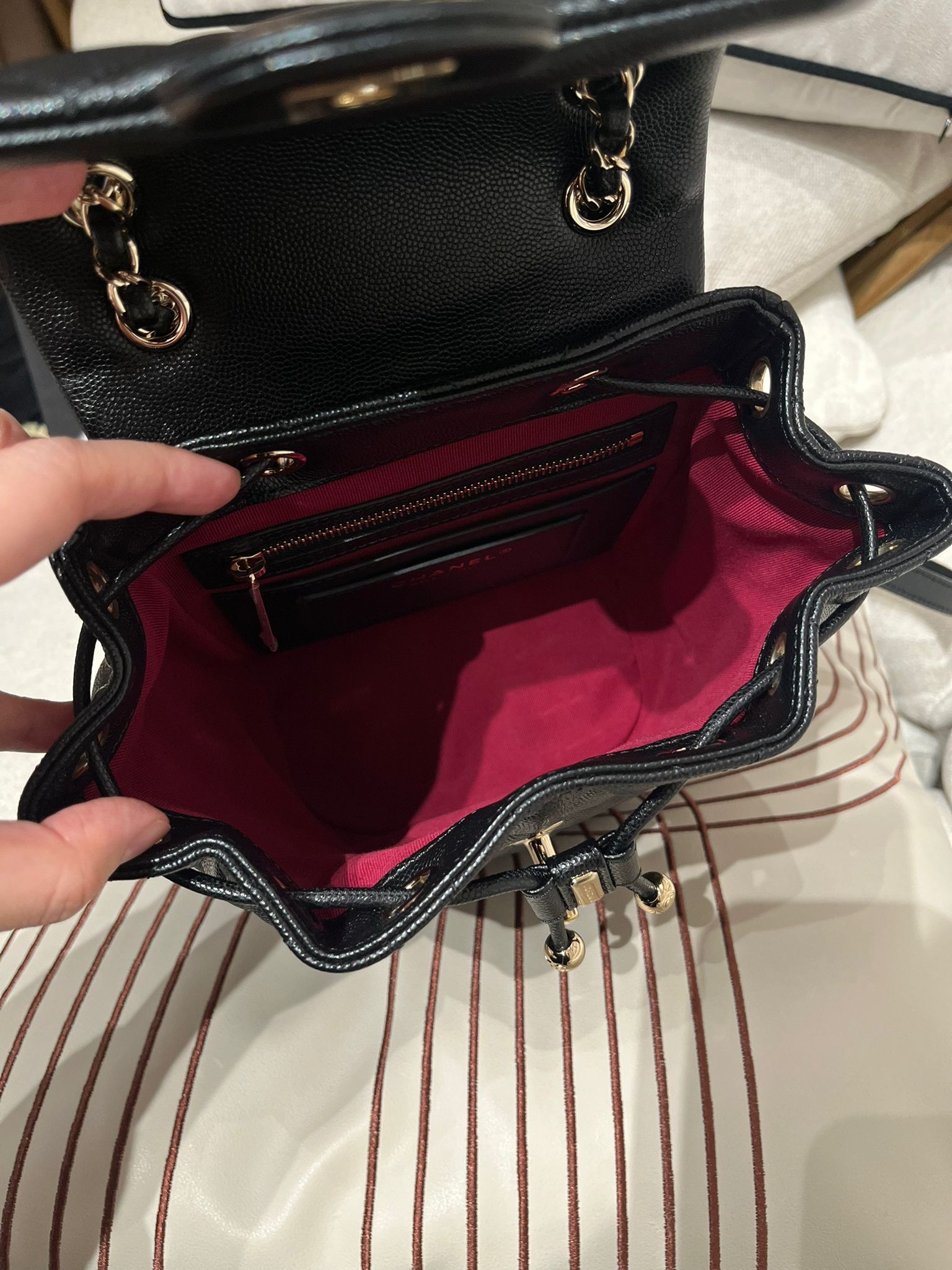 全新 Chanel classic backpack 荔枝牛皮黑色金扣 100%Authentic ,全新未使用品 ✅晶片✅dust bag✅盒 