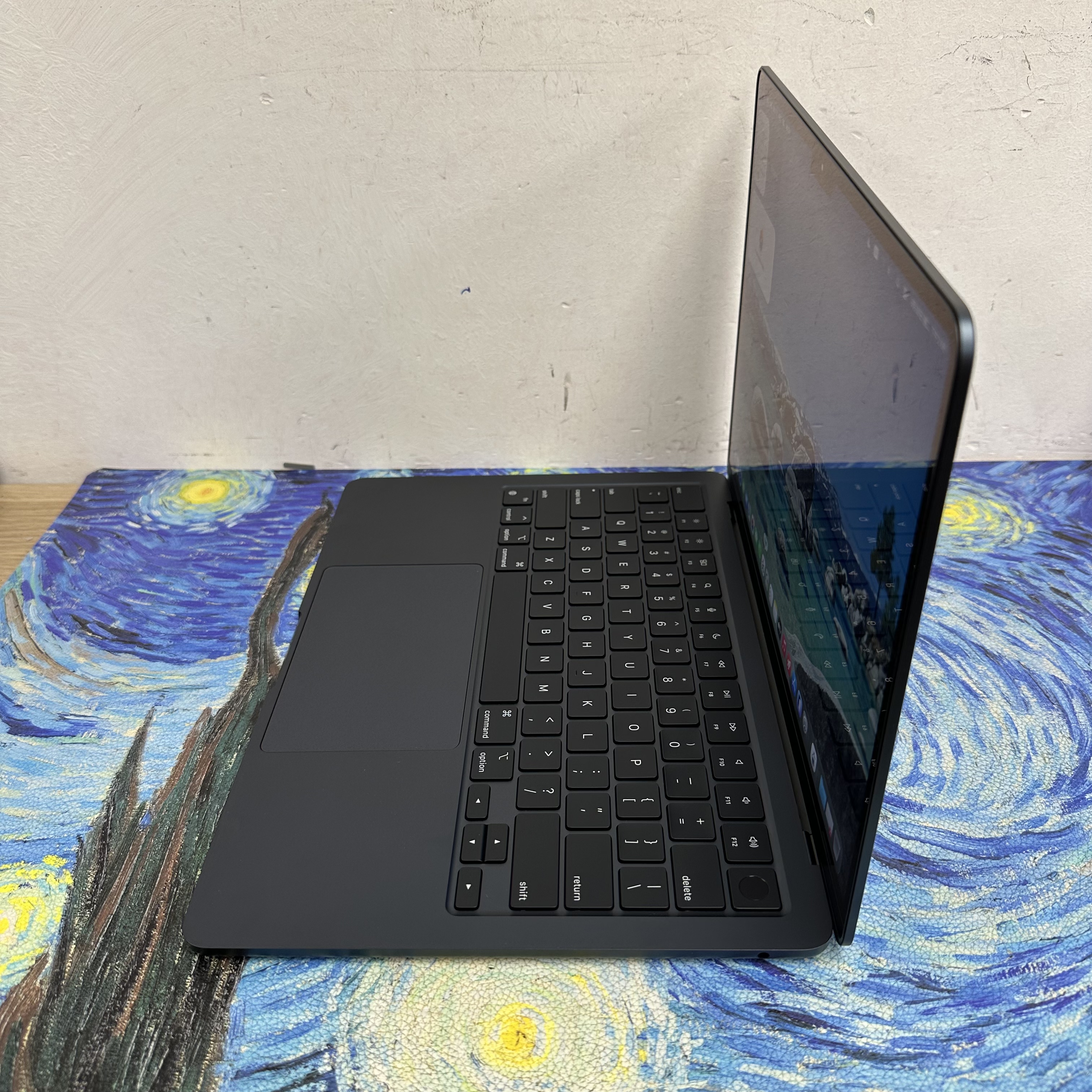 #5949未使用品 APPLE  MacBook Air M3 2023 M3 CPU /8GB Ram/512GB SSD/8核心GPU/Liquid Retina Mon/13吋/午夜藍色/Gaming Laptop / Notebook / 文書機 /