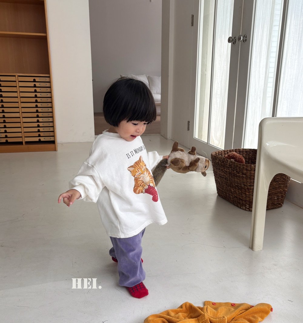 Hei | Kitty Long T-Shirt