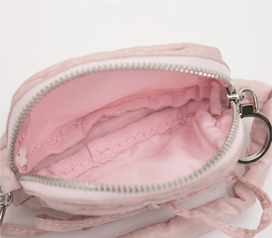 ＜限時預購＞ROLAROLA 蓬鬆蝴蝶結迷你掛飾小包  TW260307K05 《9/3截單，預計4月中旬到港》