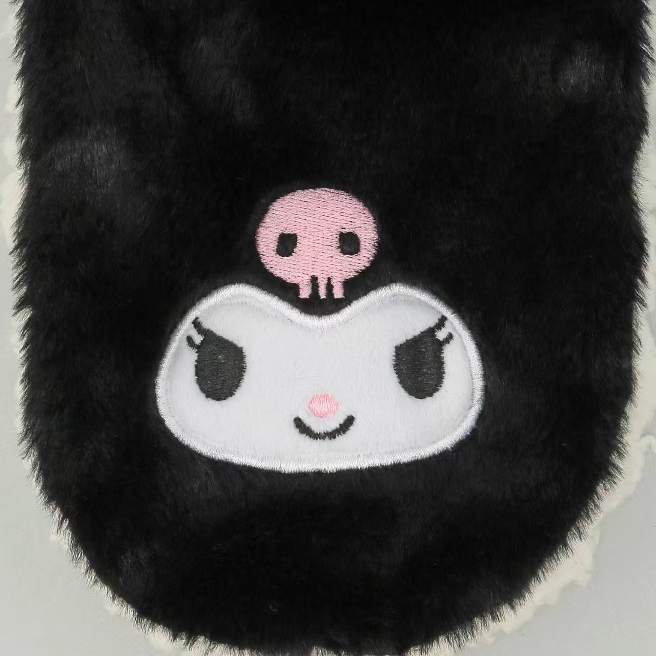 【日本直送】Sanrio 可愛角色毛絨交叉頸巾｜冬日保暖必備