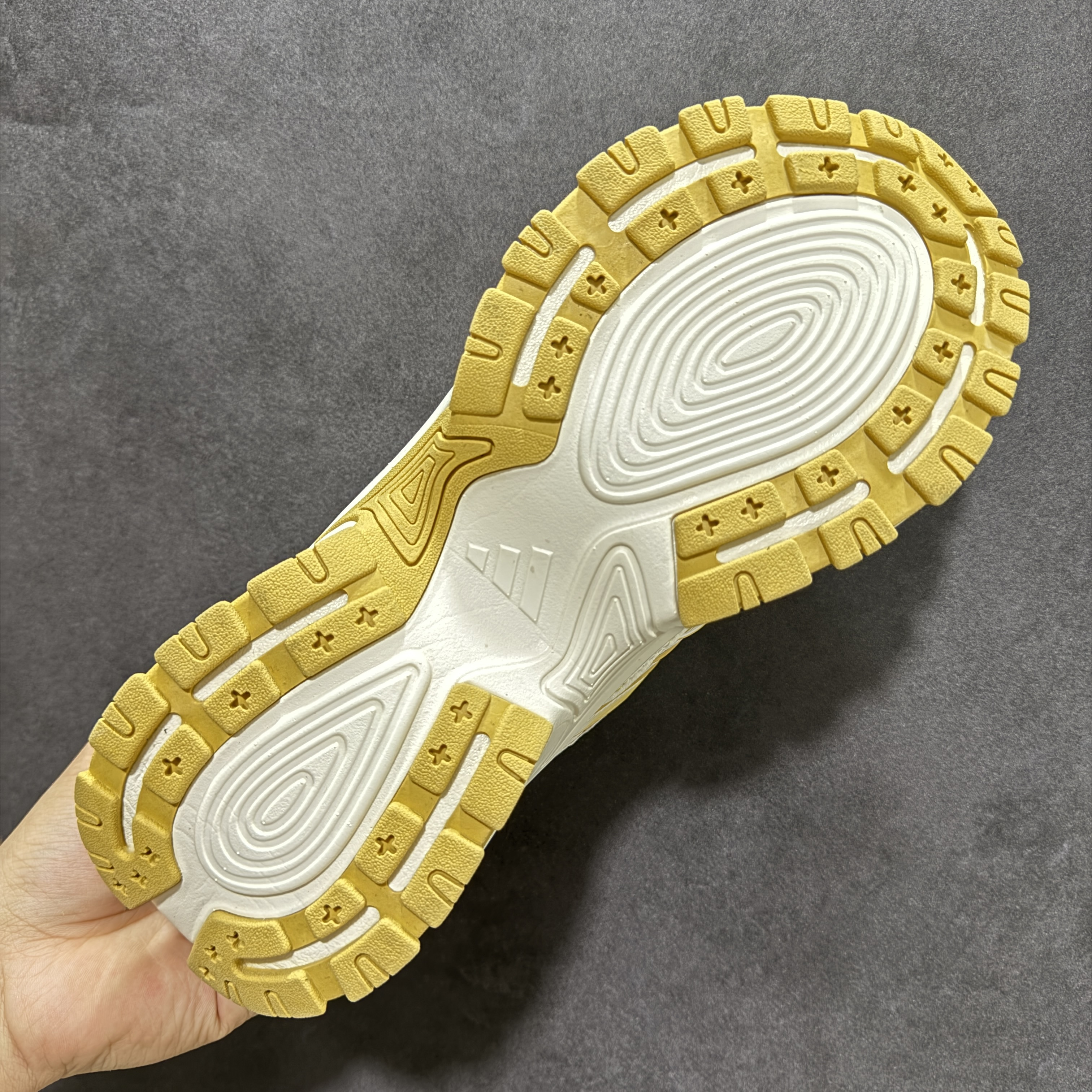 Adidas Shadow Fever JQ7623