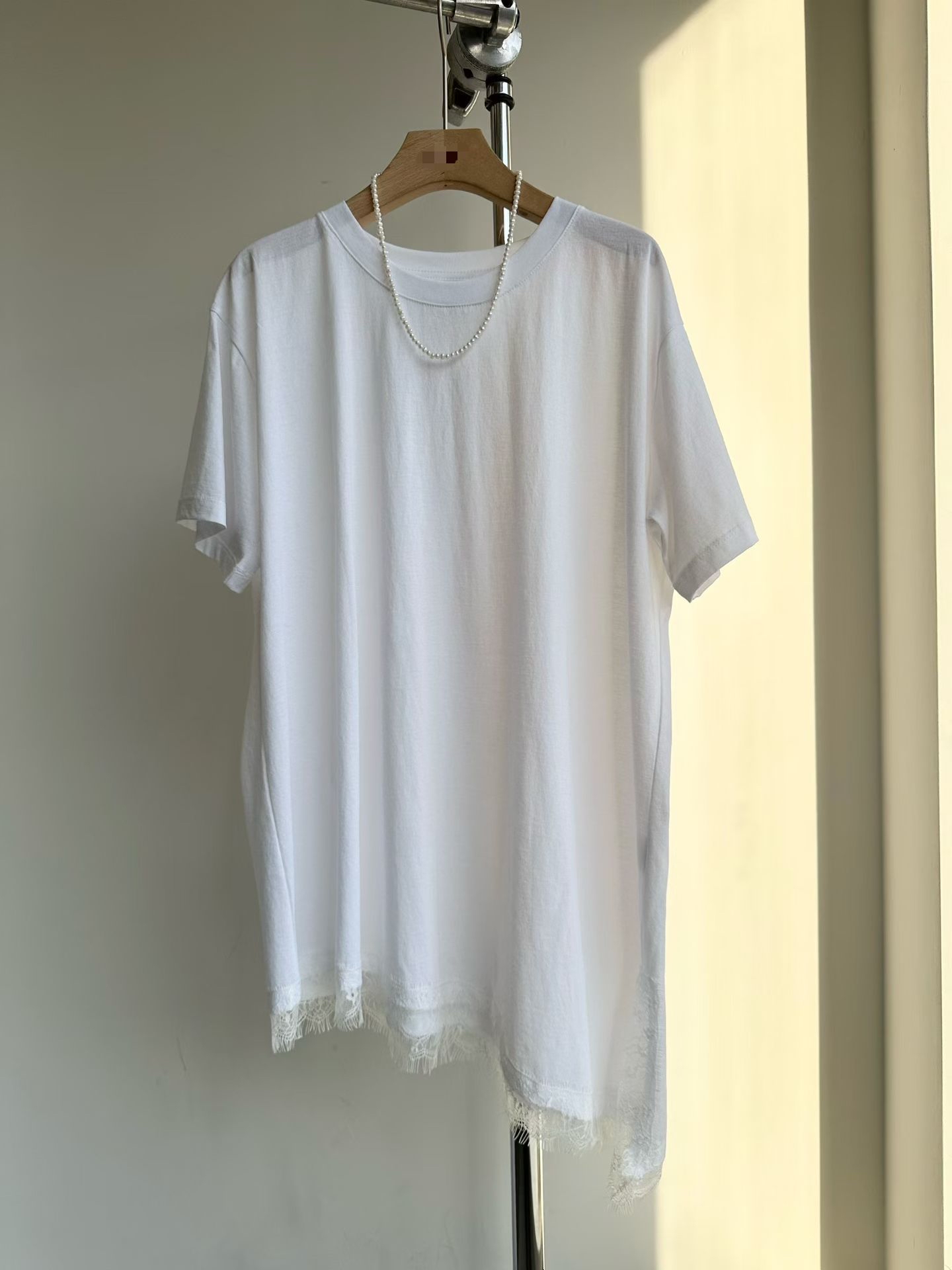 蕾絲邊寬鬆上衣