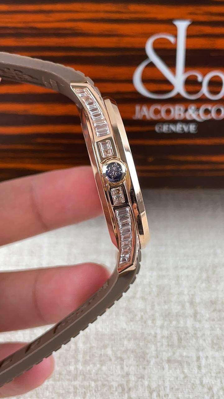 百达翡丽 Aquanaut Luce Rose 金镶钻男士腕表