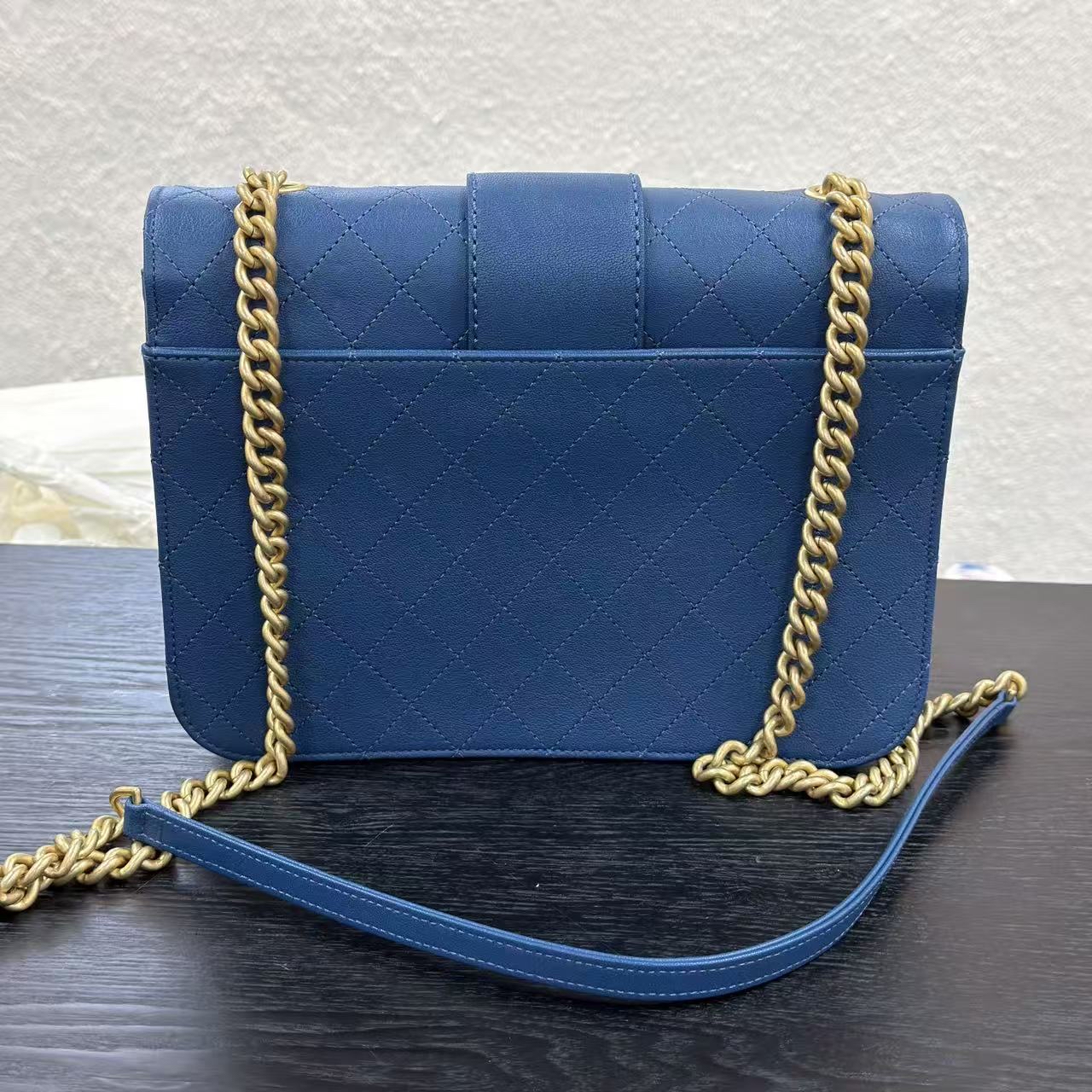 Chanel 山羊皮藍色金扣  罕有藍色中古風
