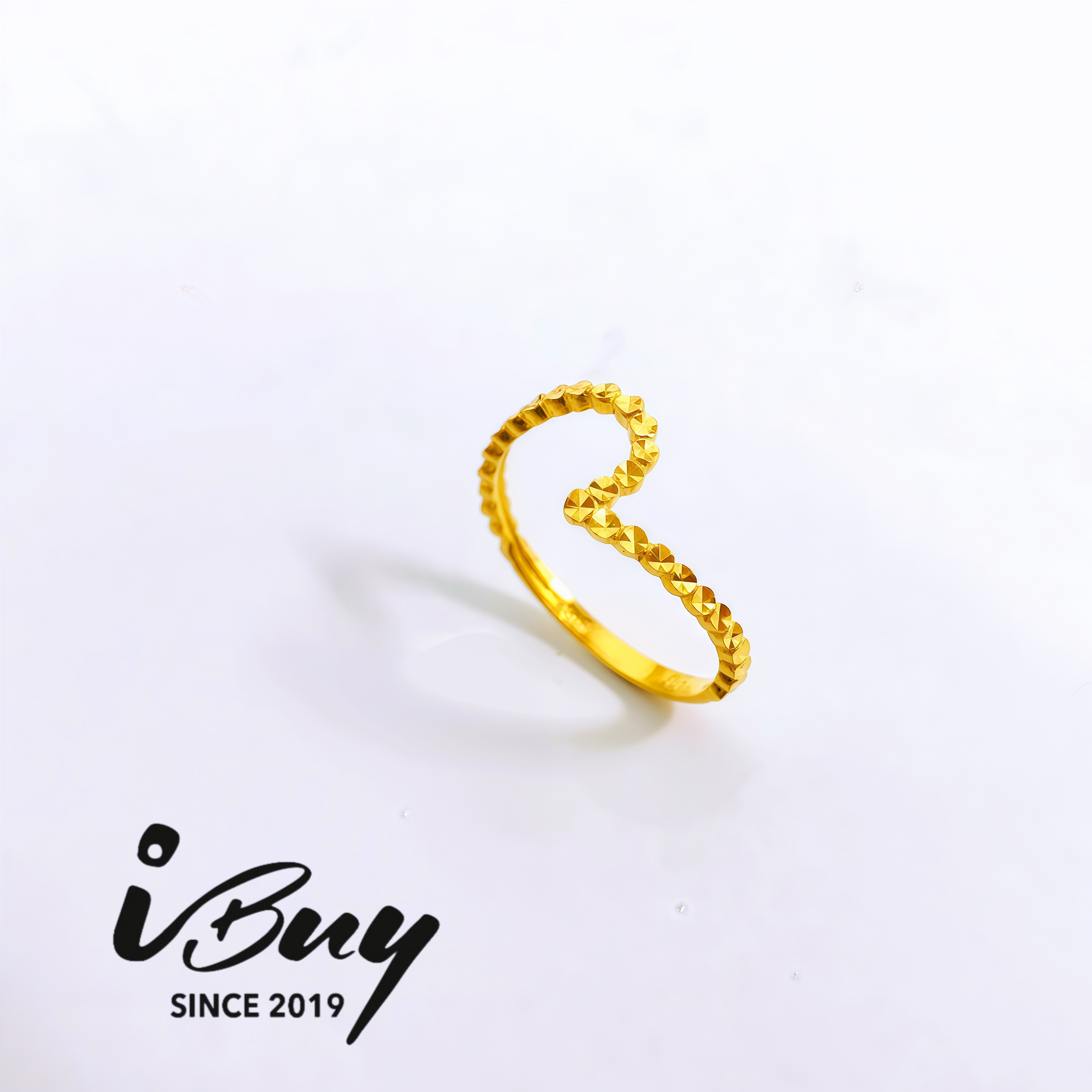 916 GOLD WAVE RING 916 金 菱格波浪戒指