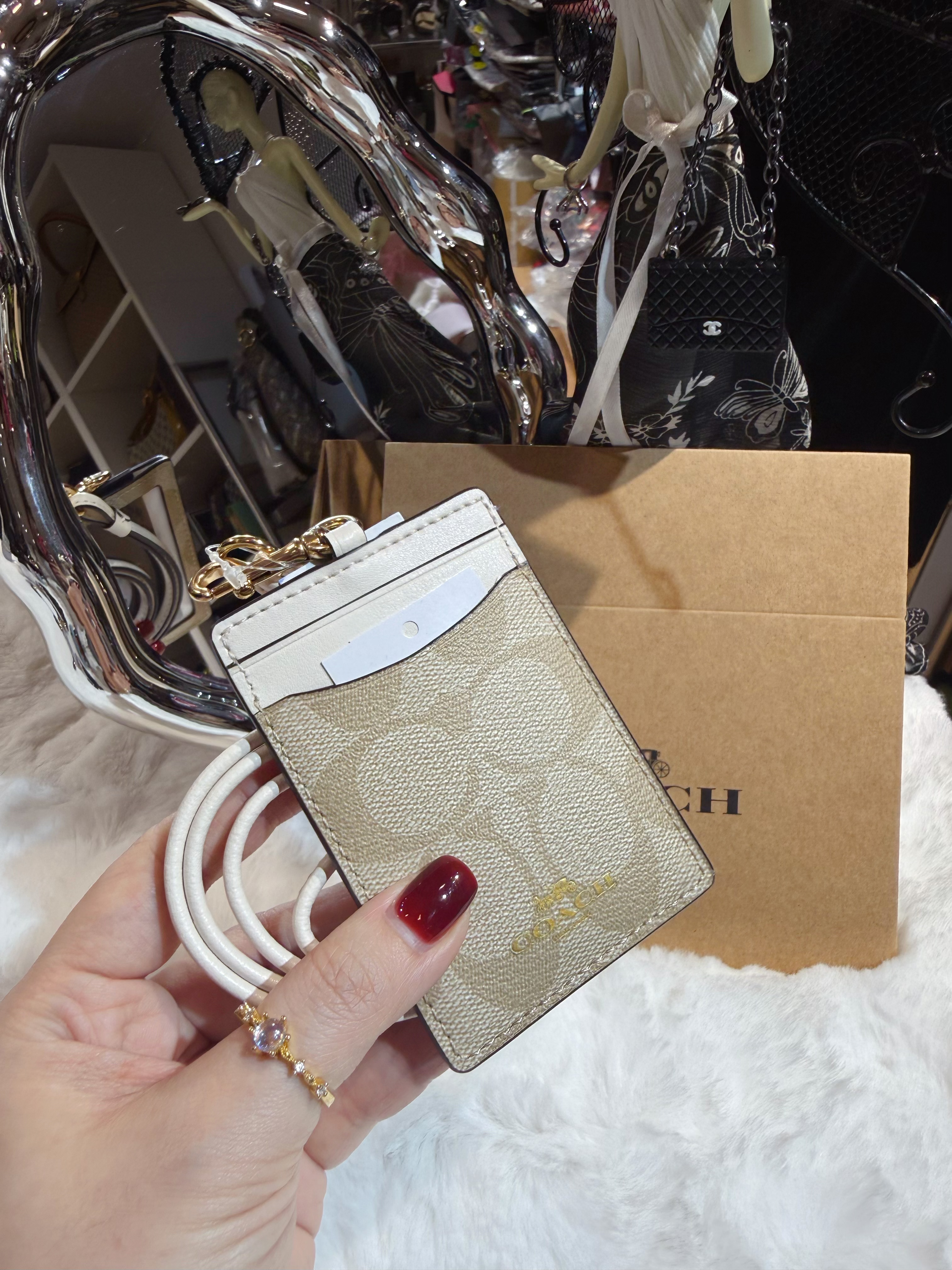 Coach lanyard card case white/m