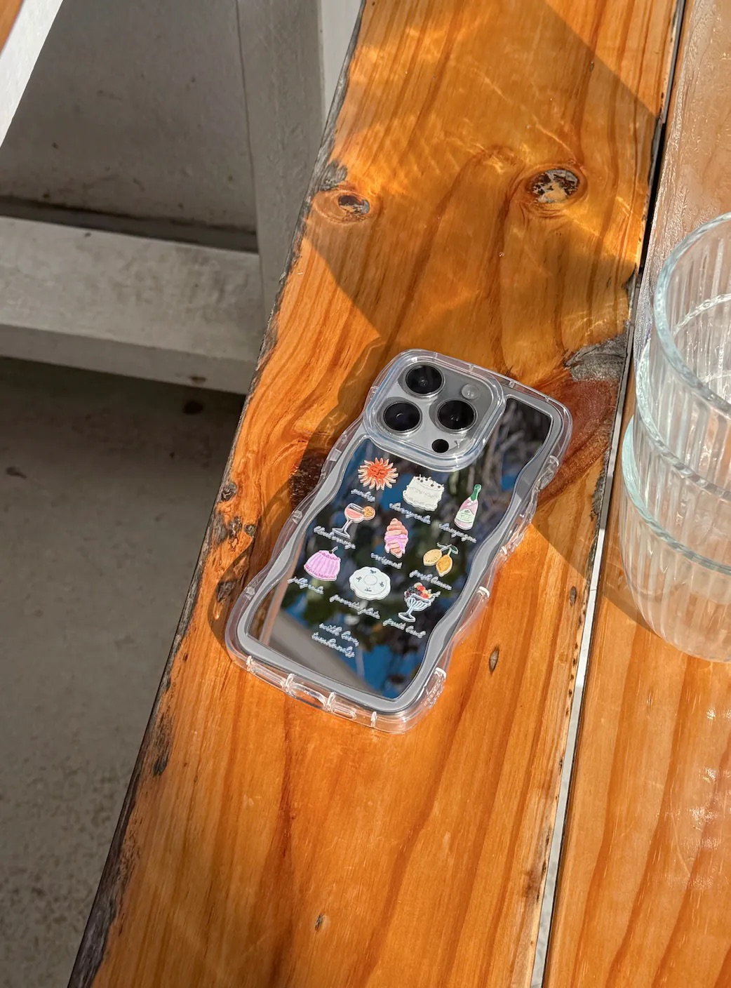 【Party & Summer!】波浪邊框鏡面 iPhone Case