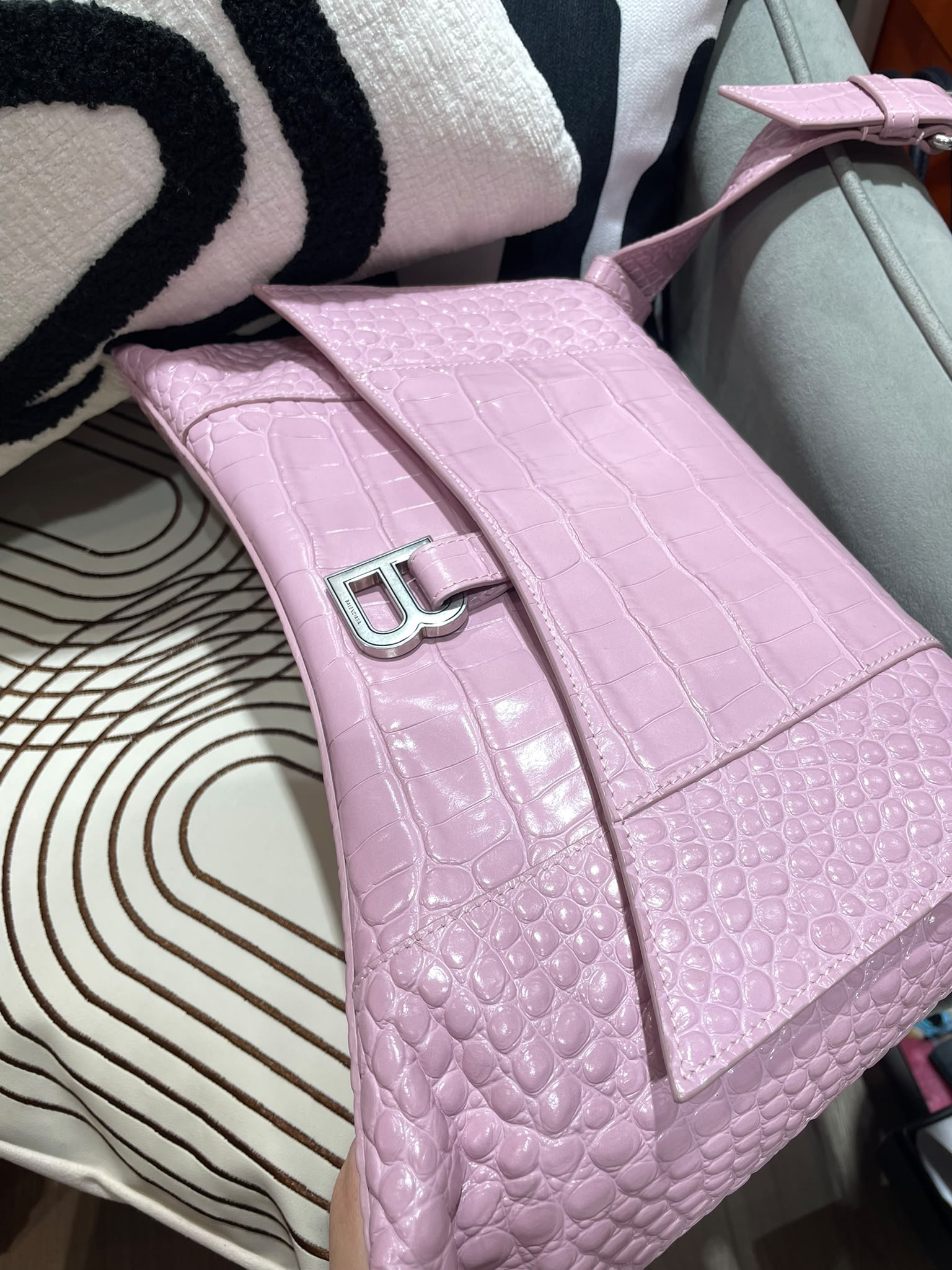 BALENCIAGA downtown Crocodile Embossed Calfskin Shoulder Bag 671354鱷魚紋壓紋牛皮肩背包 100%Authentic, 93%New ✅Dust bag