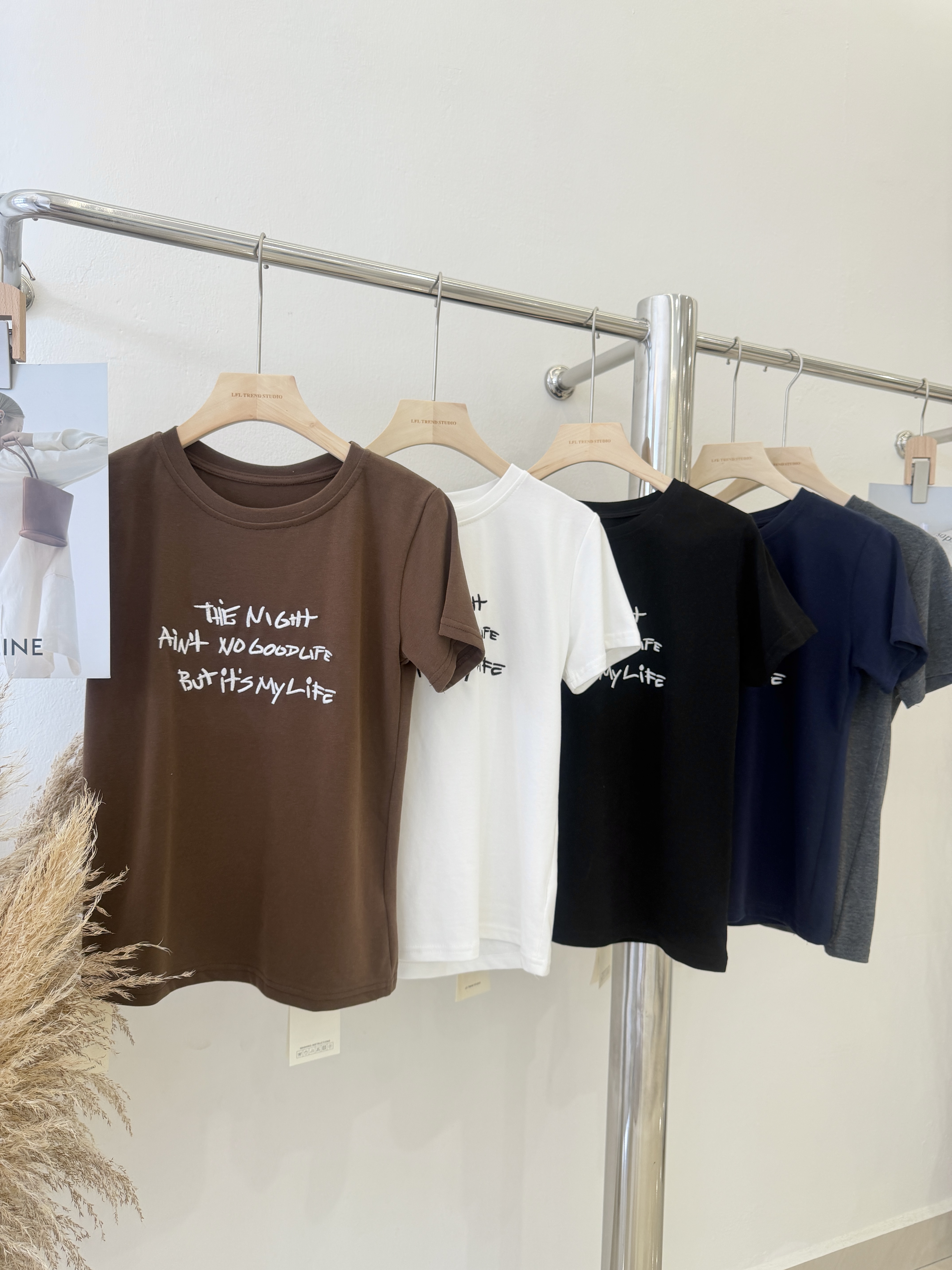 6733 韩系工艺刺绣字母短袖