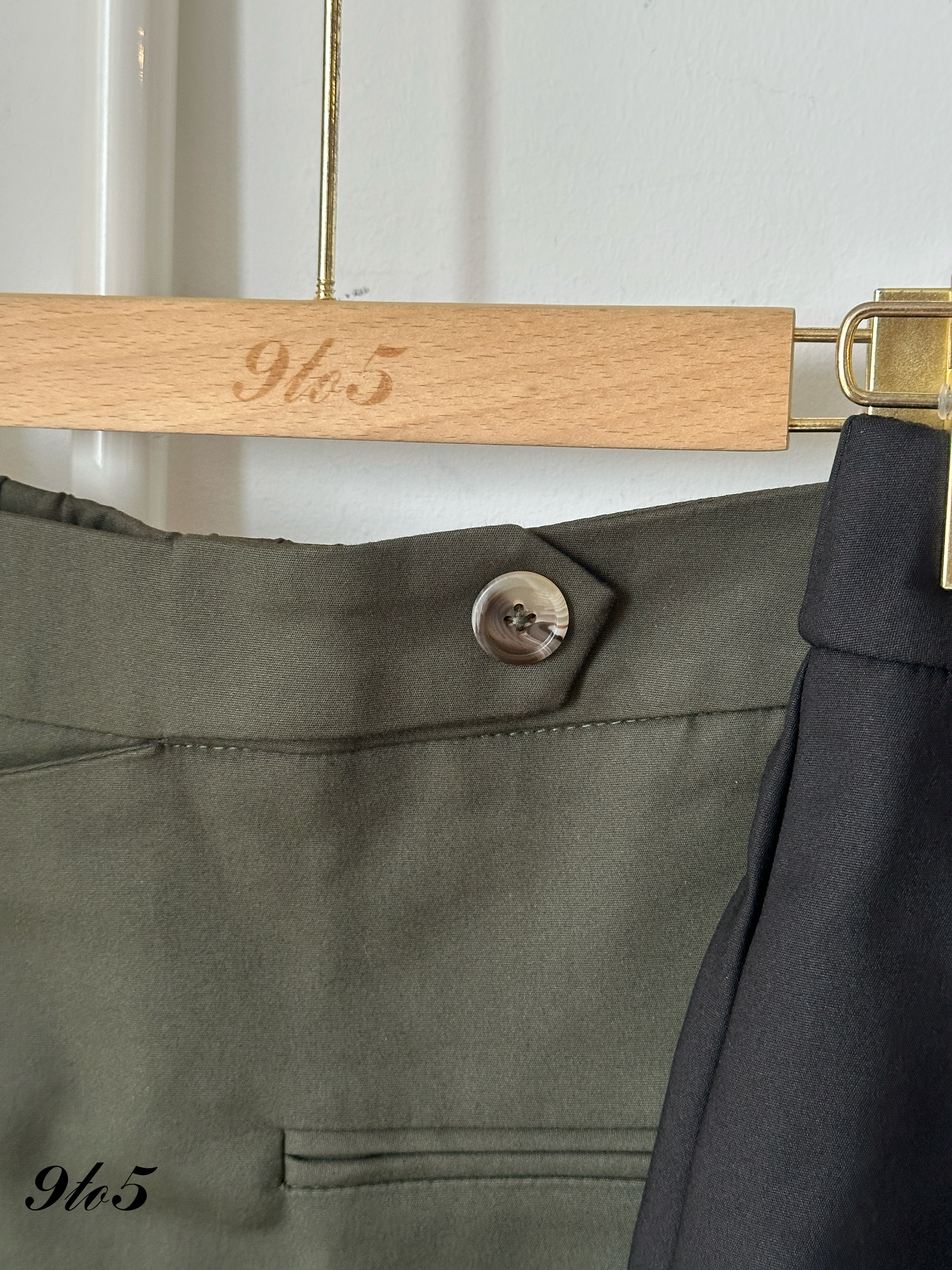 S1862 Overlap Midi Pants - Black & Green 