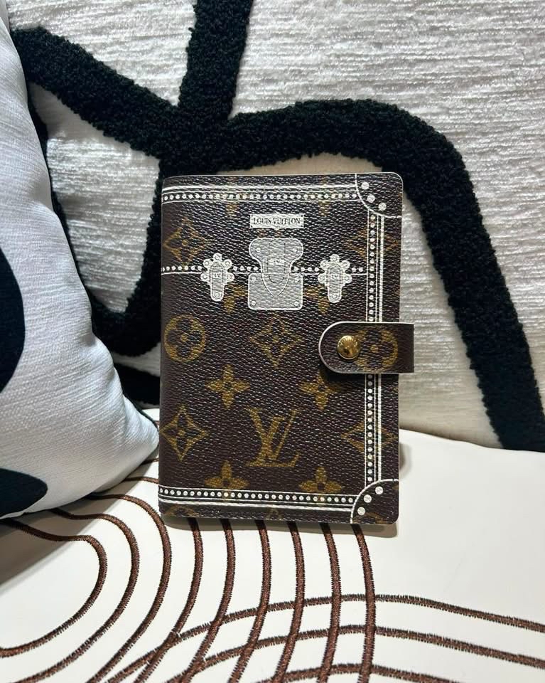 LV Notebook Limited Edition 100%Authentic, 99%new ✅Dust bag
