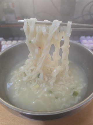 韓國Ottogi 不倒翁 X 東大門一隻雞 刀削麵 4入 / 袋｜Dakhanmari
