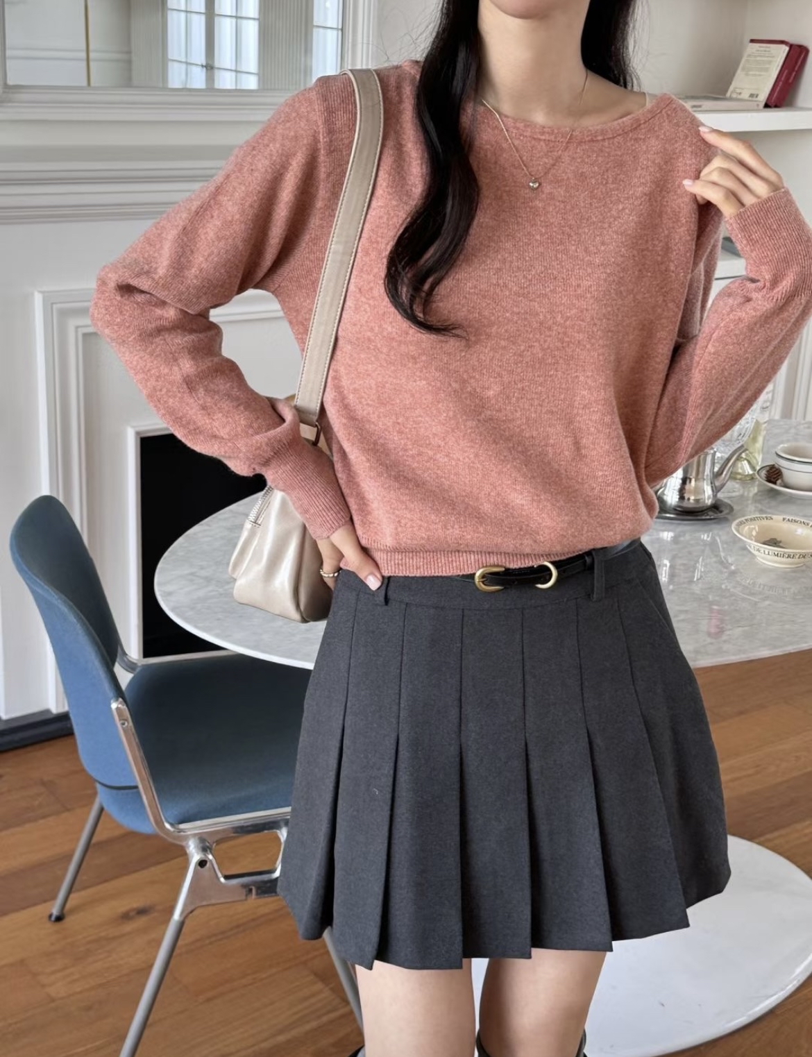 ♡ 簡約圓領上衣。