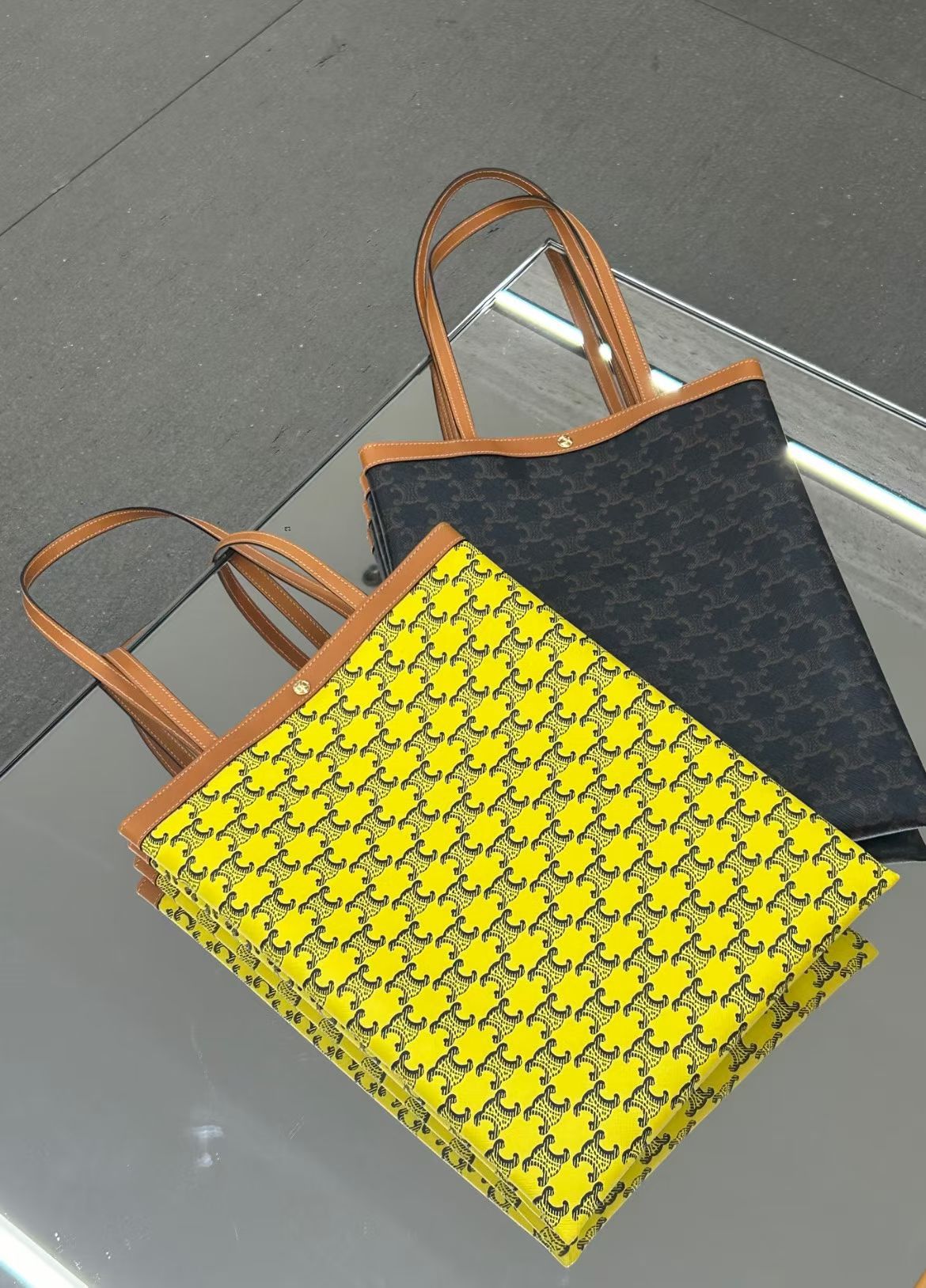 預購 💫💫💫 Celine 專櫃new FLAT SHOPPER中號tote bag 巴黎代購價