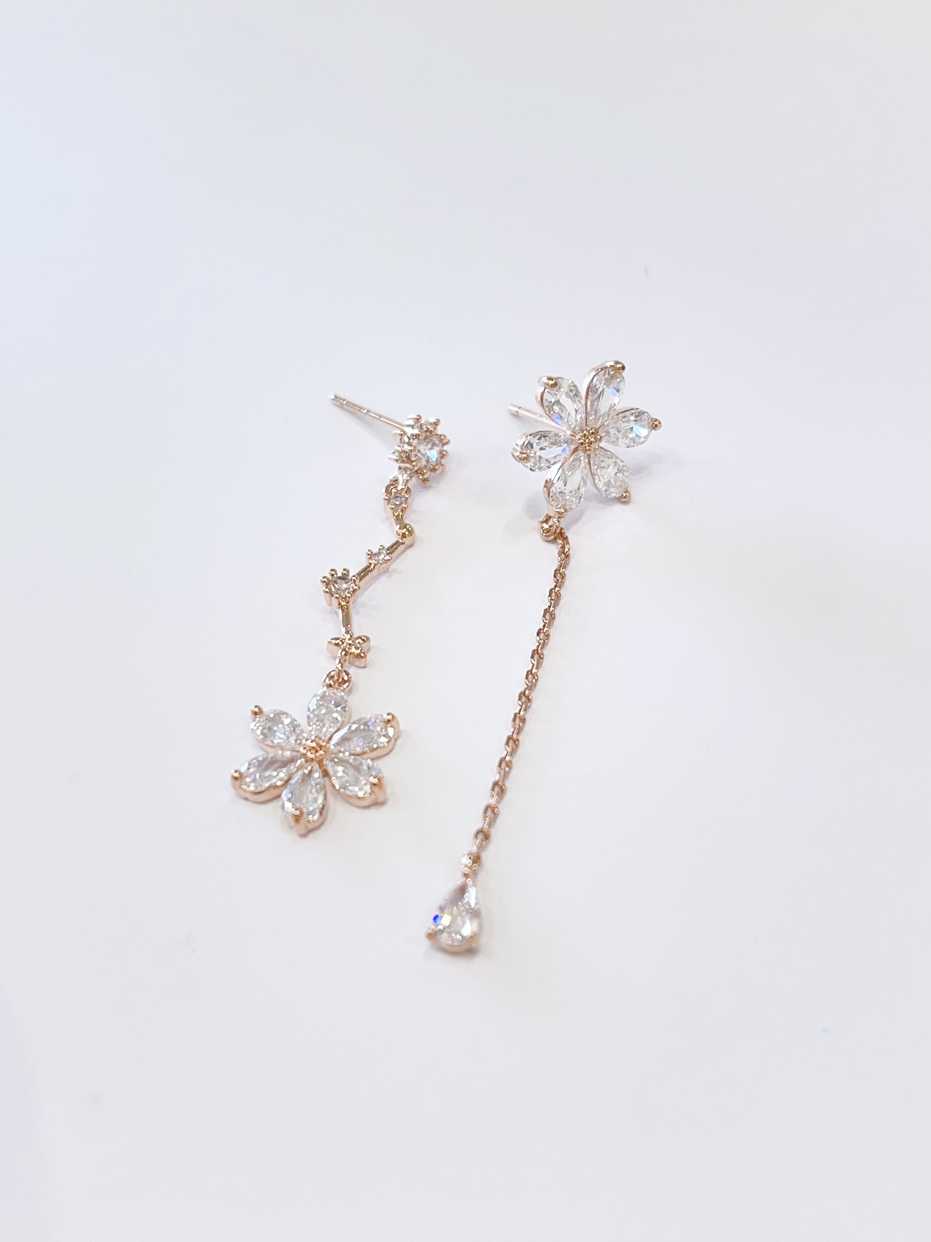 洋气闪钻花朵水滴流苏耳环