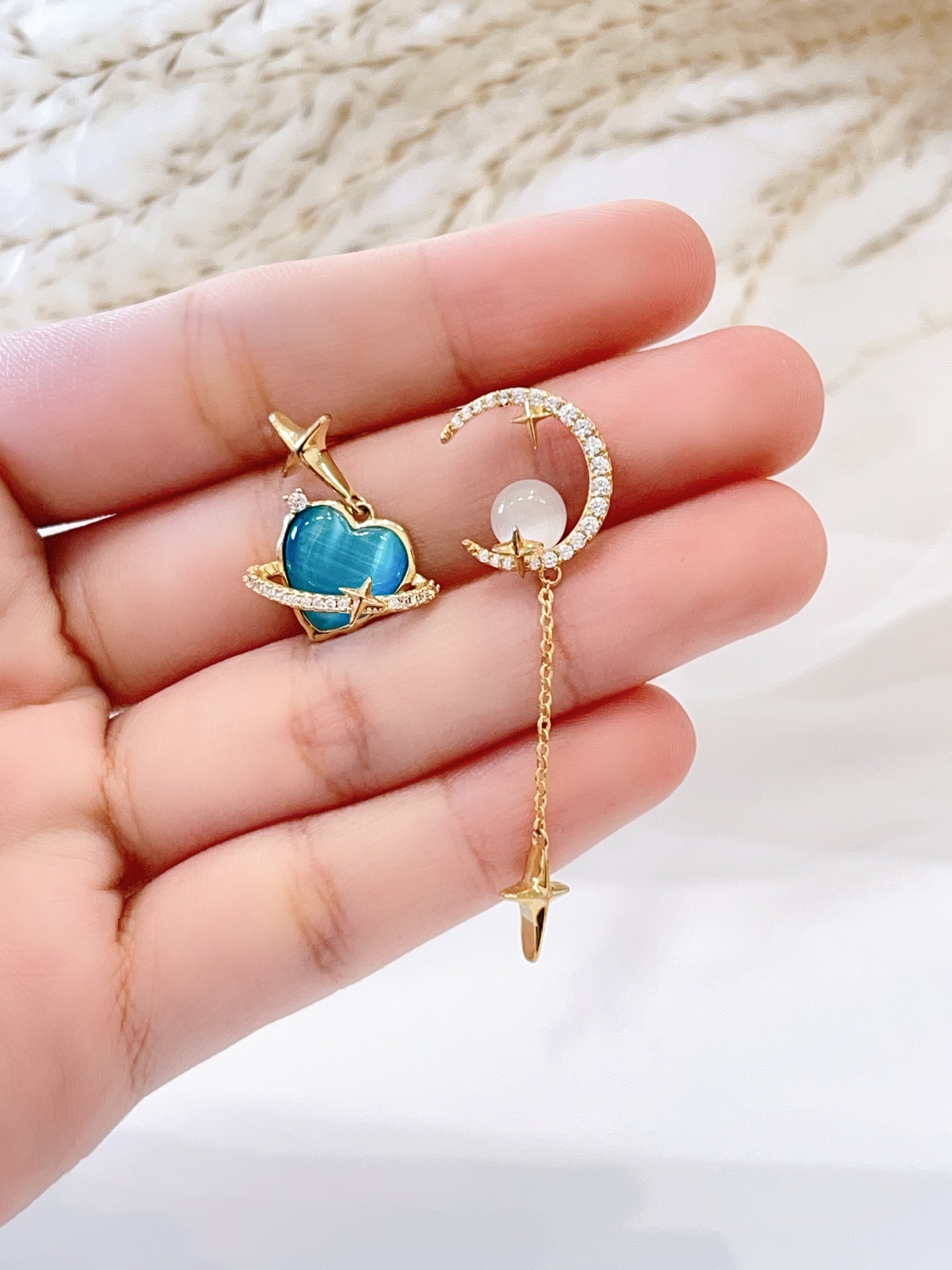 月亮爱心猫眼石不对称耳环