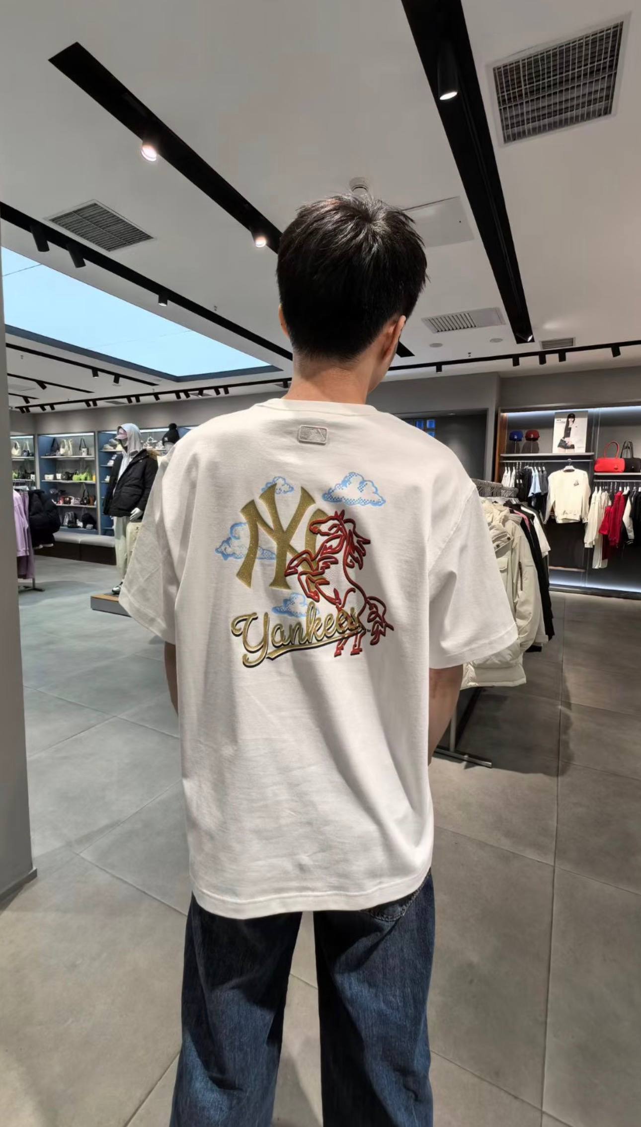 🇰🇷MLB 马年限定上衣✨