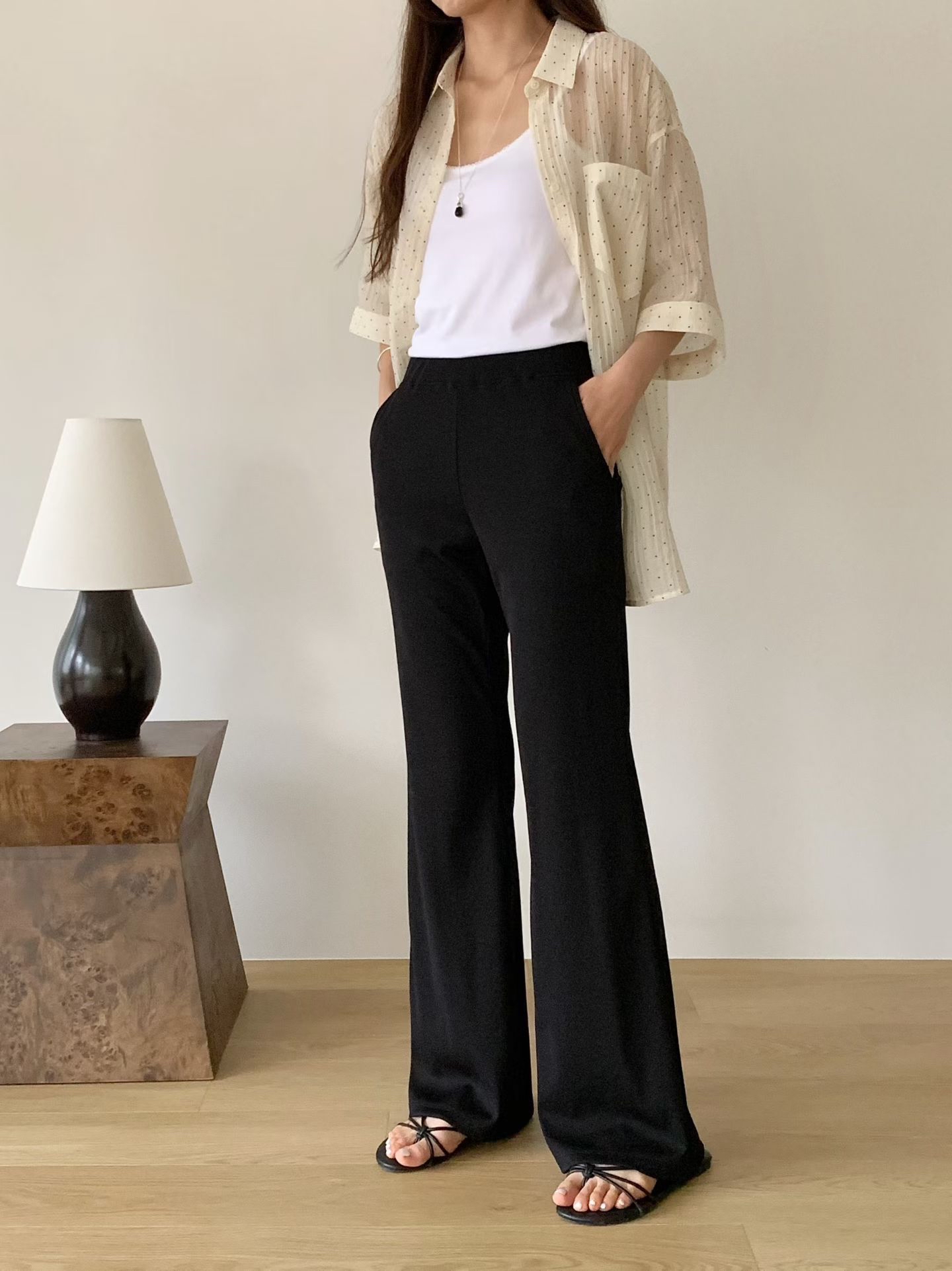 Elastic pants with pocket 