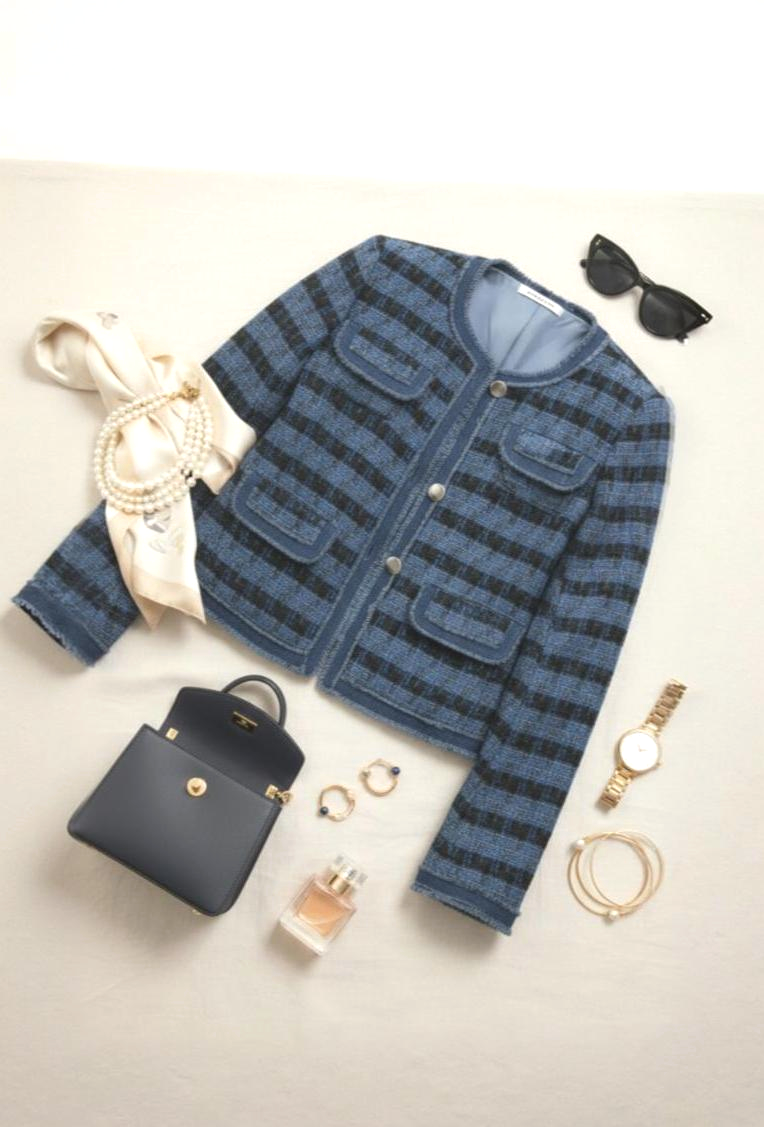 Chic Tweed Jacket with Contrast Trim