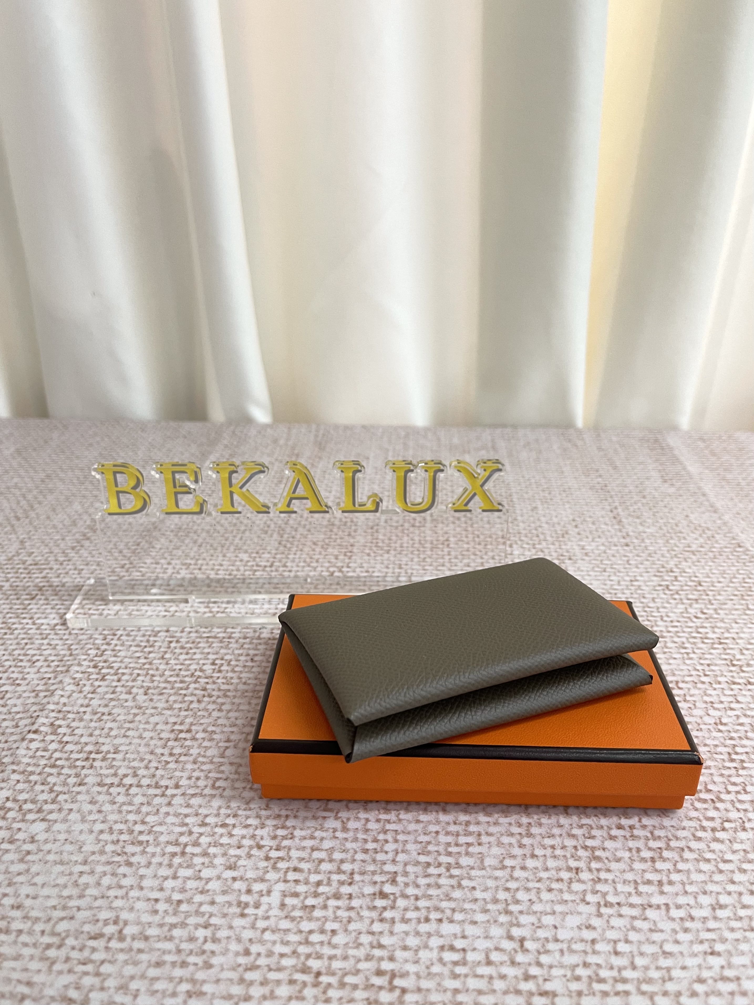 Pre-owned Hermes Calvi Card holder / Stamp Z/ Product Code: 26021508