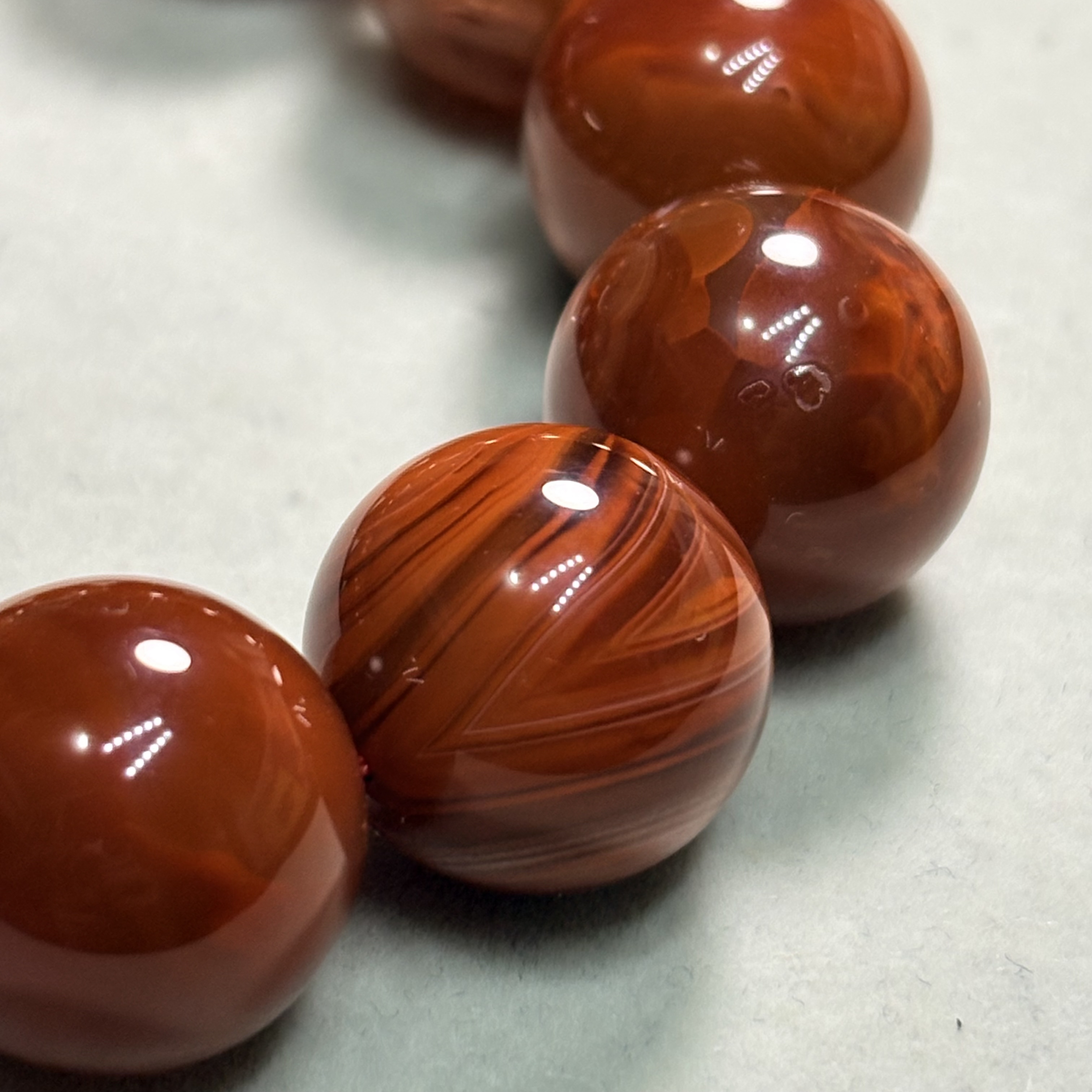 南紅瑪瑙手串 No.4013 丨規格：17mm珠16.5 cm手圈丨附送證書