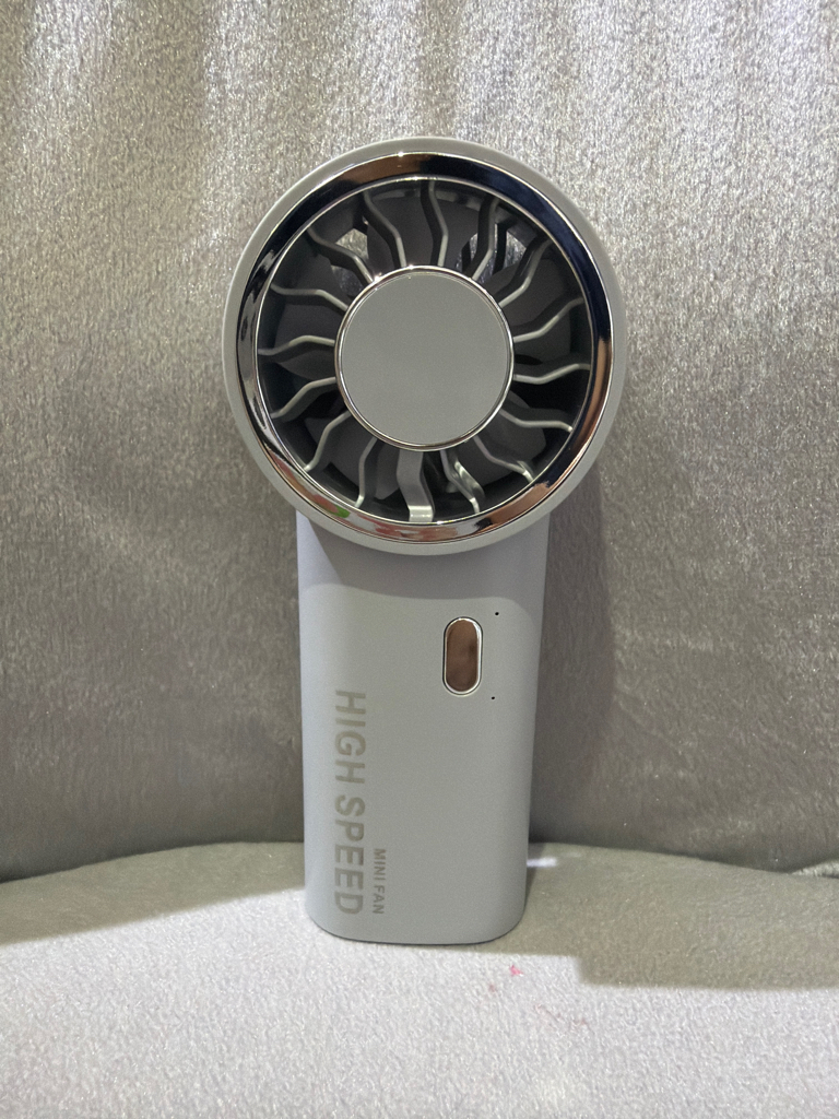 【夏日救星！勁過 Dyson 嘅超高速手持風扇 🌀🌬️】