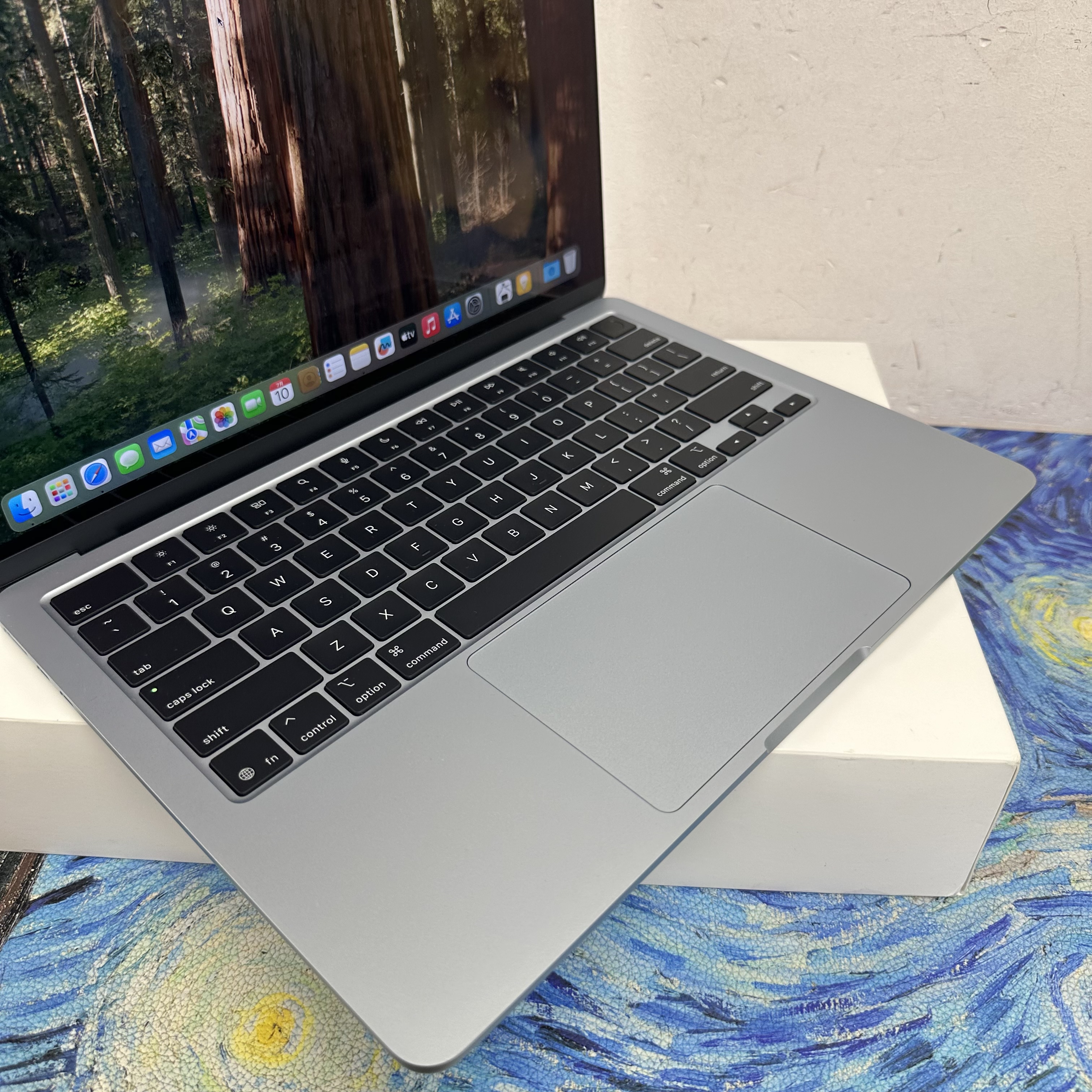 #5889 APPLE  MacBook Air M4 2025 M4 CPU/ 16GB Ram/256GB SSD/10核心GPU/Liquid Retina Mon/13吋/天藍色/Gaming Laptop / Notebook / 超強續航能力/文書機 / 畫圖 / 剪片 / Movie / Netflix 