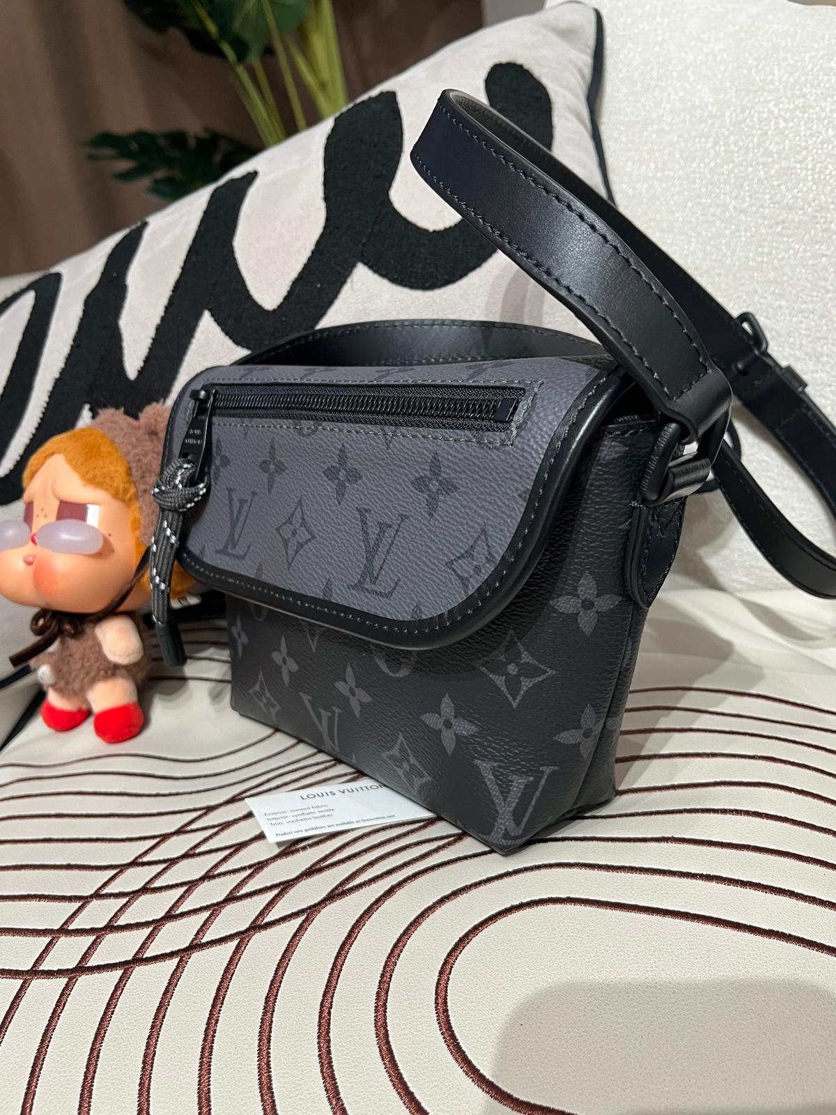 LV Pulse Wearable Wallet M12806 100%Authentic, 98%New ✅收據✅Dust bag