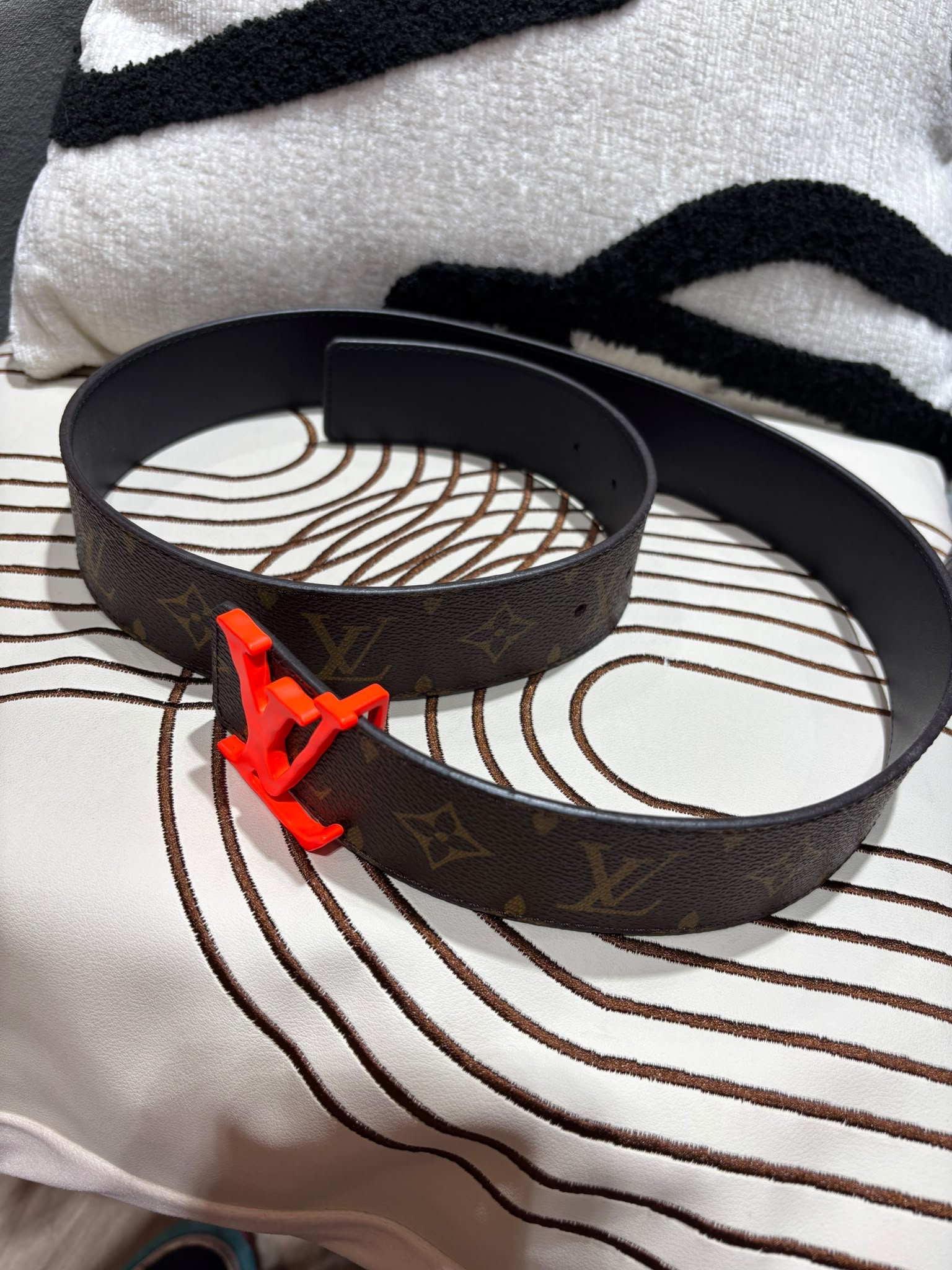 LV Logo Buckle Monogram Belt 85碼皮帶 MP216 100%Authentic ,99%new✅dust bag 