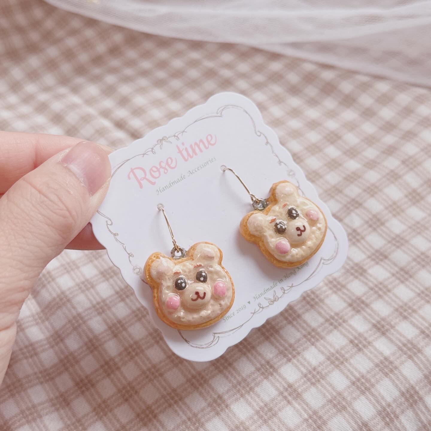 手繪熊熊麵包耳環