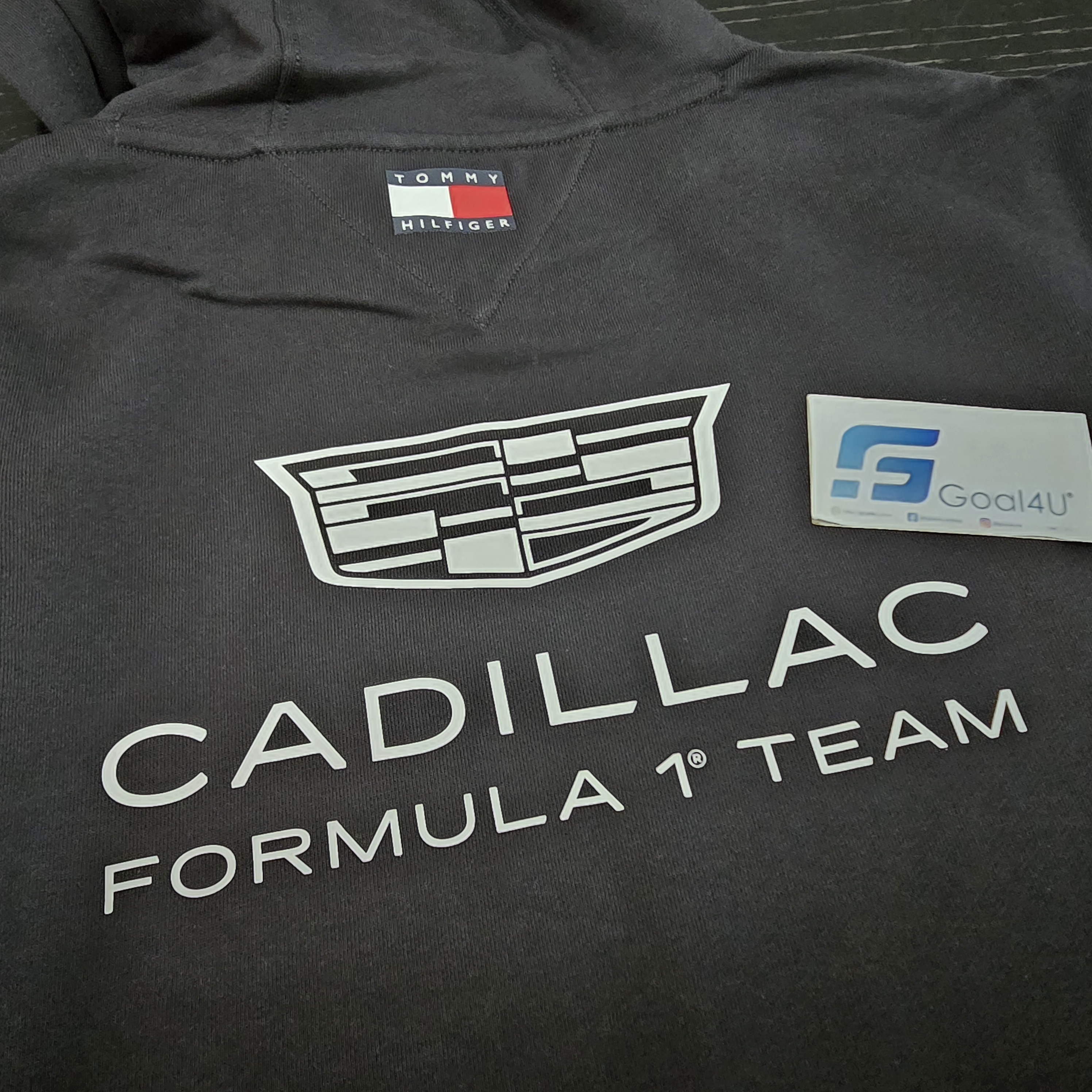 TH x Cadillac F1 Team 凱迪拉克車隊 2026 黑色 Team Hoodie MN0MN00106BDS