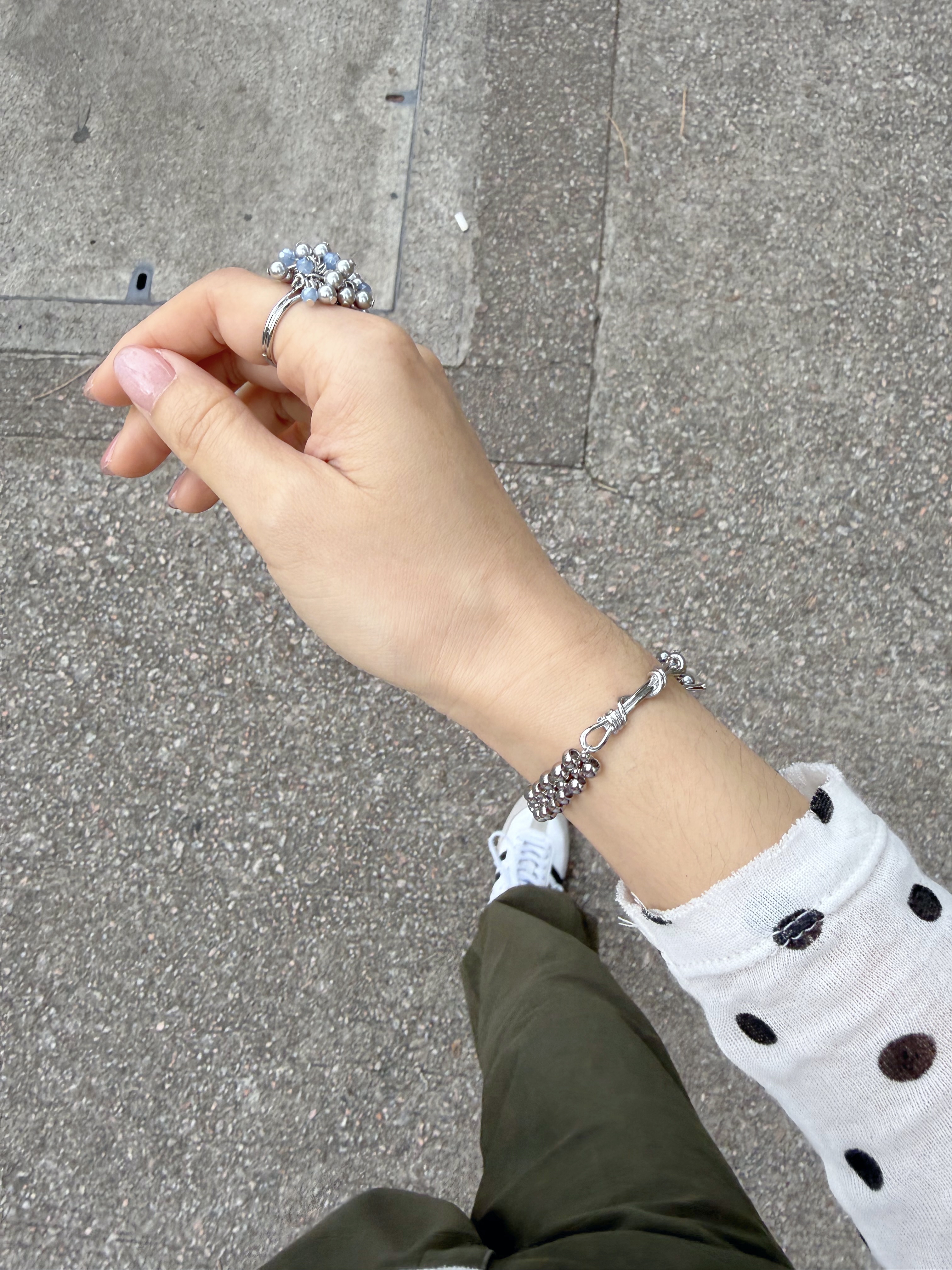 珍珠小花球併接手織手鍊/全銀色