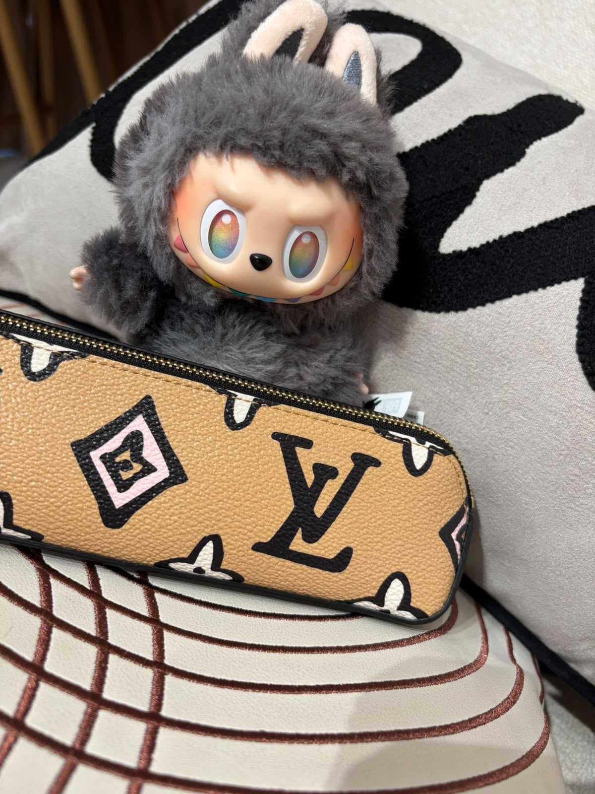未使用品 Lv Pencil Case Multicolor 筆袋 100%Authentic, unused未使用品 ✅Dust bag