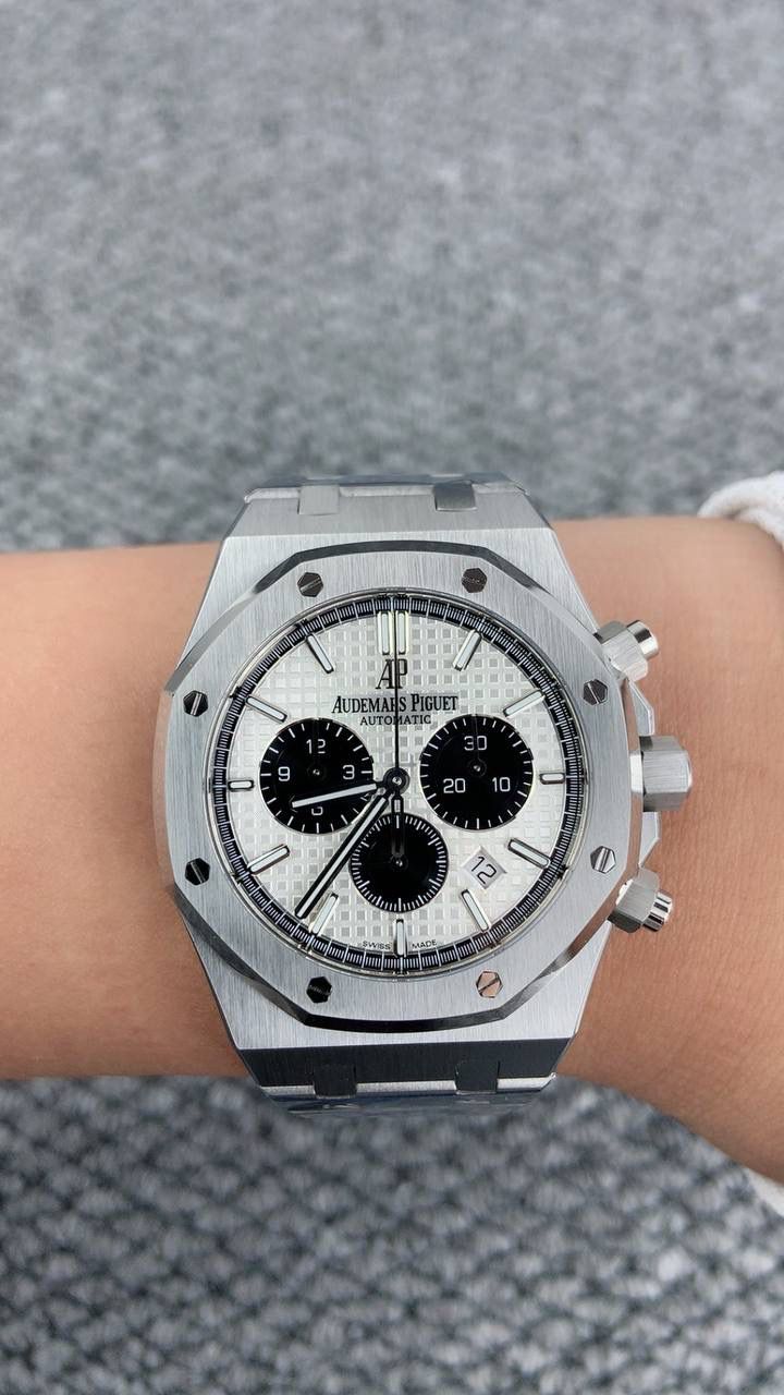 爱彼皇家橡树系列自动计时腕表