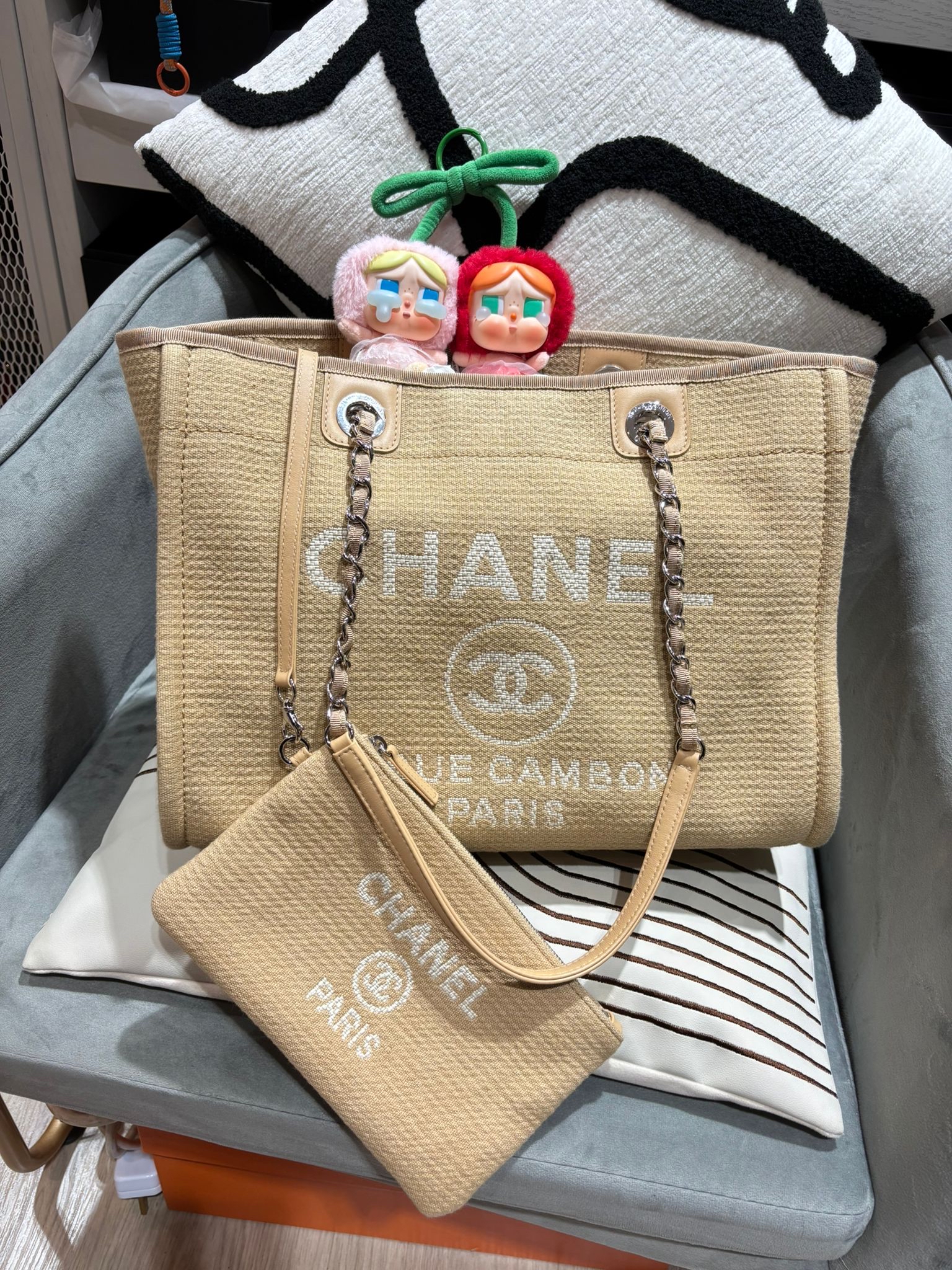 Chanel deauville tote bag with pouch 100%Authentic,98%new ✅晶片✅dust bag✅pouch 
