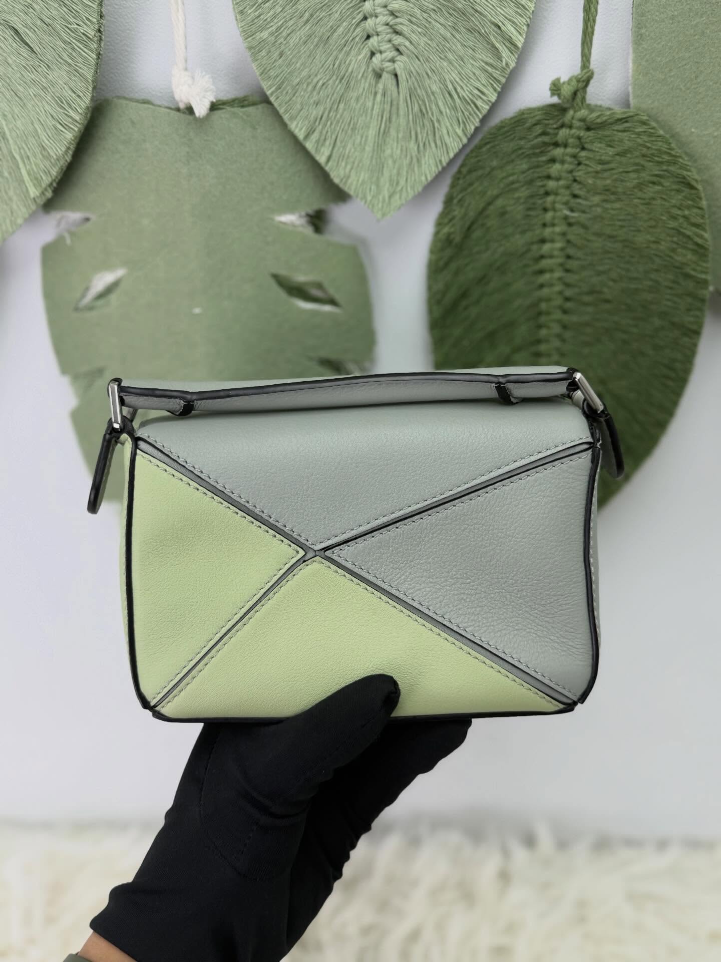 Loewe💚PRE OWNED Mini Puzzle 薄荷綠拼色 斜挎包💚