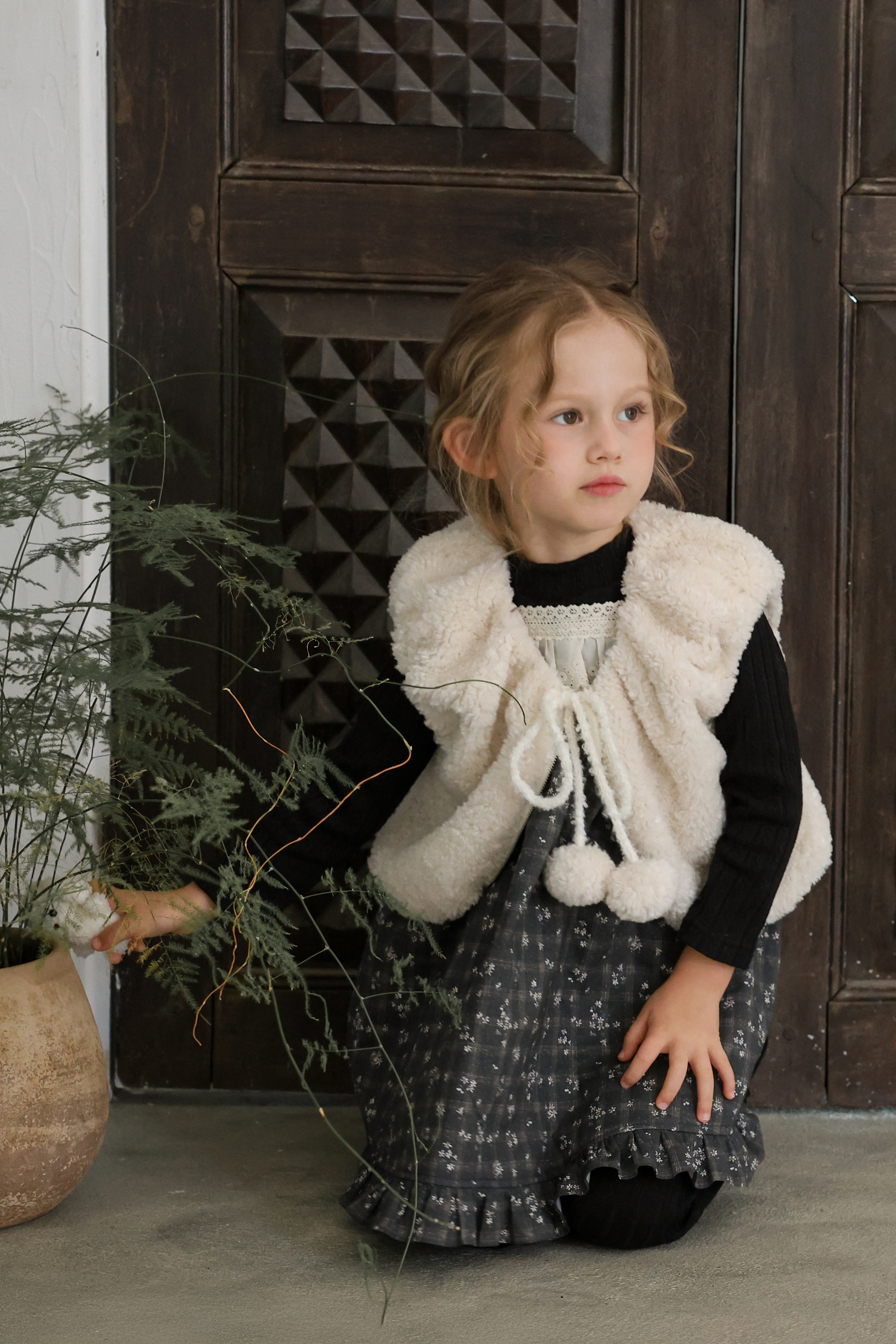 FLO | Elle fur vest 
