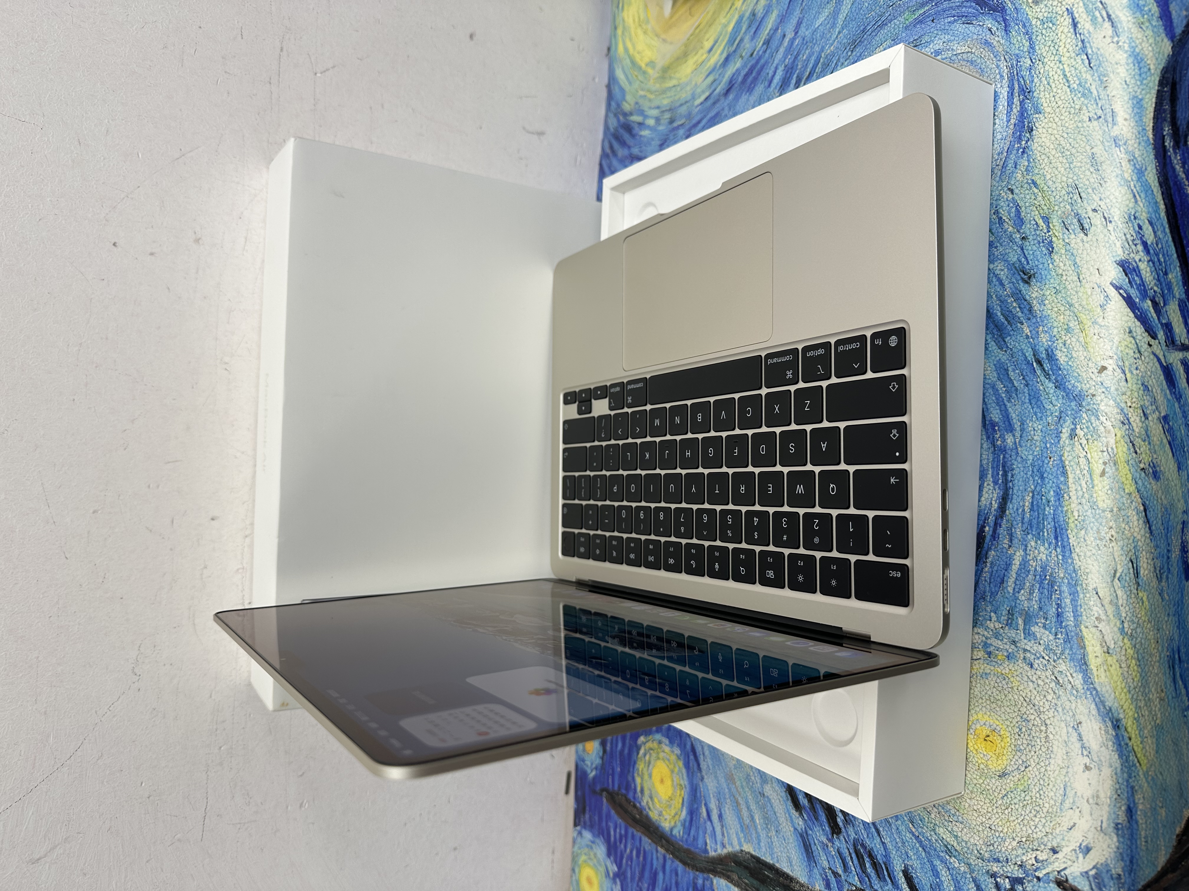 #6222 未使用品 APPLE  MacBook Air M5 2026 M5 CPU/ 16GB Ram/512GB SSD/8核心GPU/Liquid Retina Mon/13吋/星光色/Gaming Laptop / Notebook / 超強續航能力/ 原廠保養/ 文書機 / 畫圖 / 剪片 / Movie / Netflix / 香港行貨✨