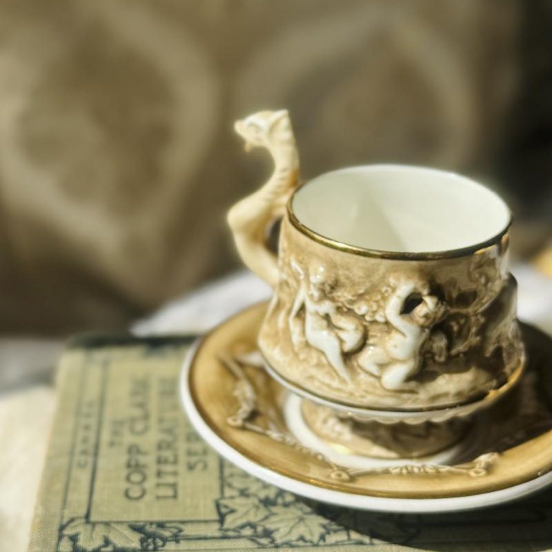 Rare! C.a. 1950s Italy R. Capodimonte Italy Raised Relief Cherubs Demitasse / Espresso Cup (MT2392)