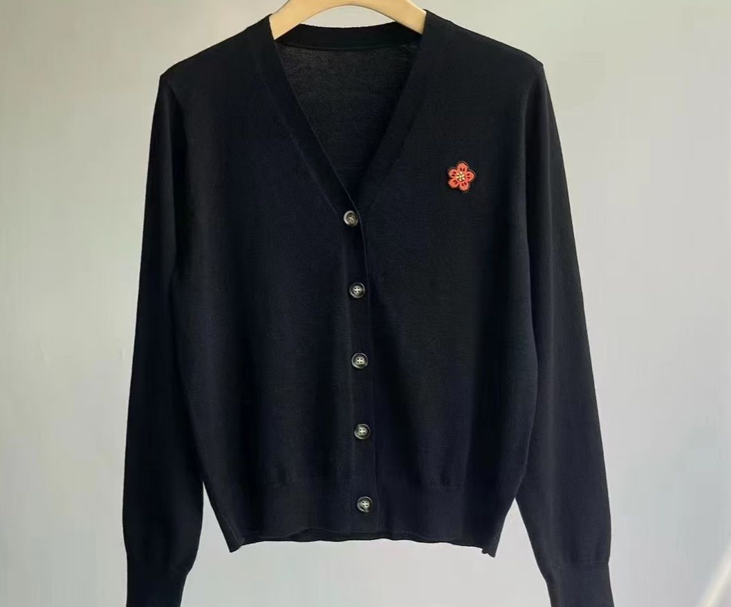 Kenzo 4月特價款🚺 女士黑色海棠花Cardigan Size XS/ S Size (cm) XS碼:胸96/肩48 /長54 S碼：胸49/肩 49 /長56
