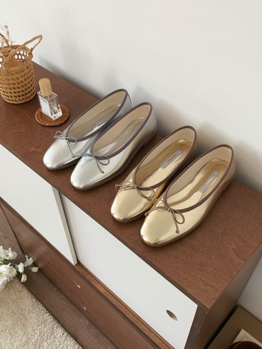 Ribbon ballet flat shoes