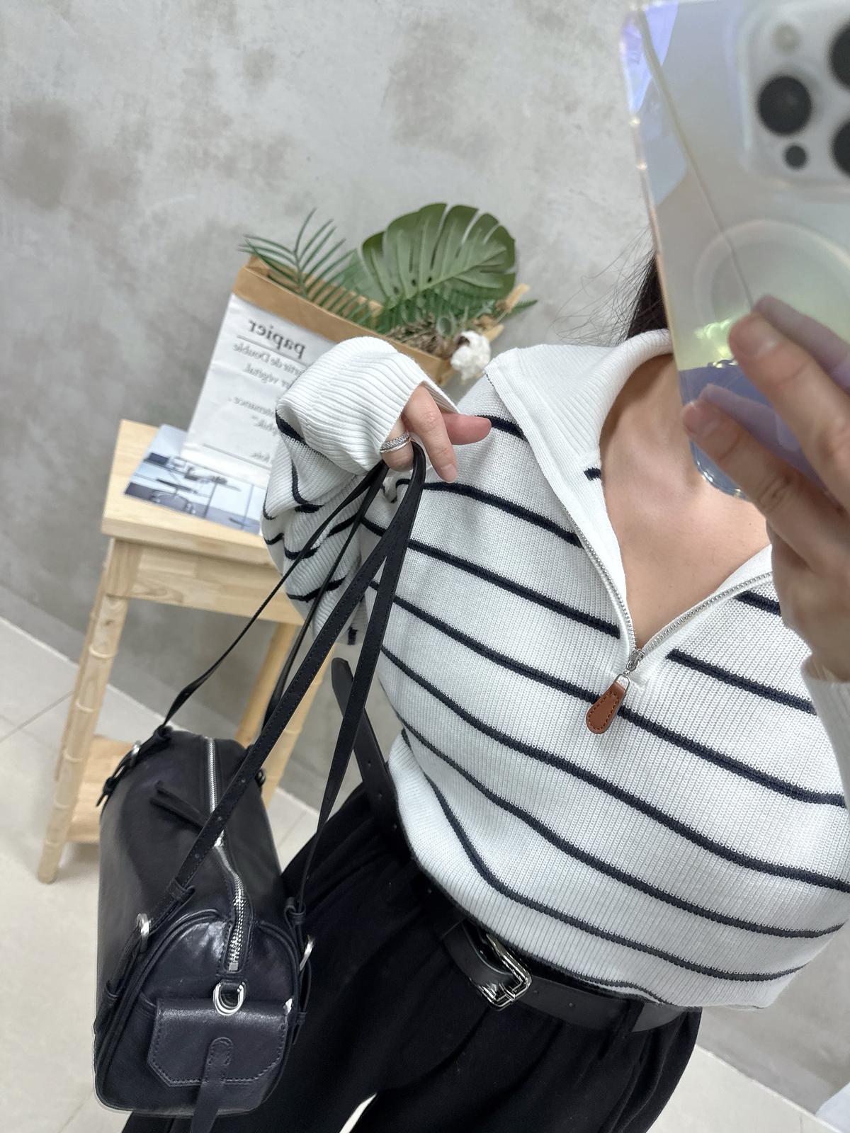 H05 拉鍊領橫間線Top