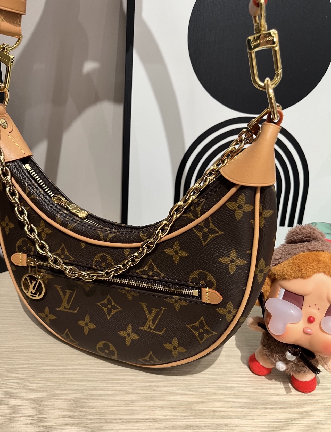 Lv loop hobo monogram M81098 ,100%Authentic, 98%new ✅Dust bag✅Box
